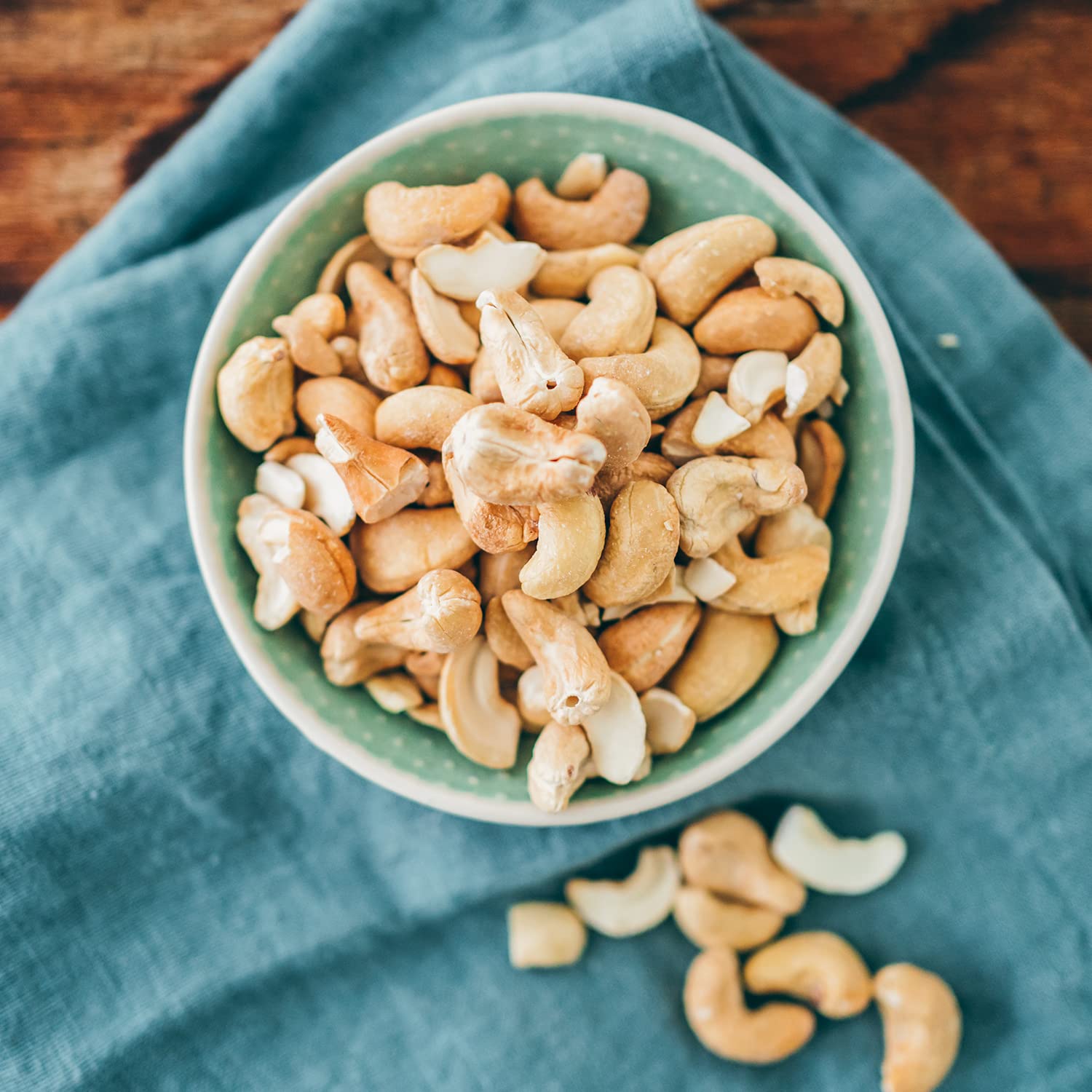 Seeberger Cashewkerne geröstet 5er Pack: Knackige Cashew Nüsse schonend veredelt - Snack ohne Salz, vegan (5 x 150 g)