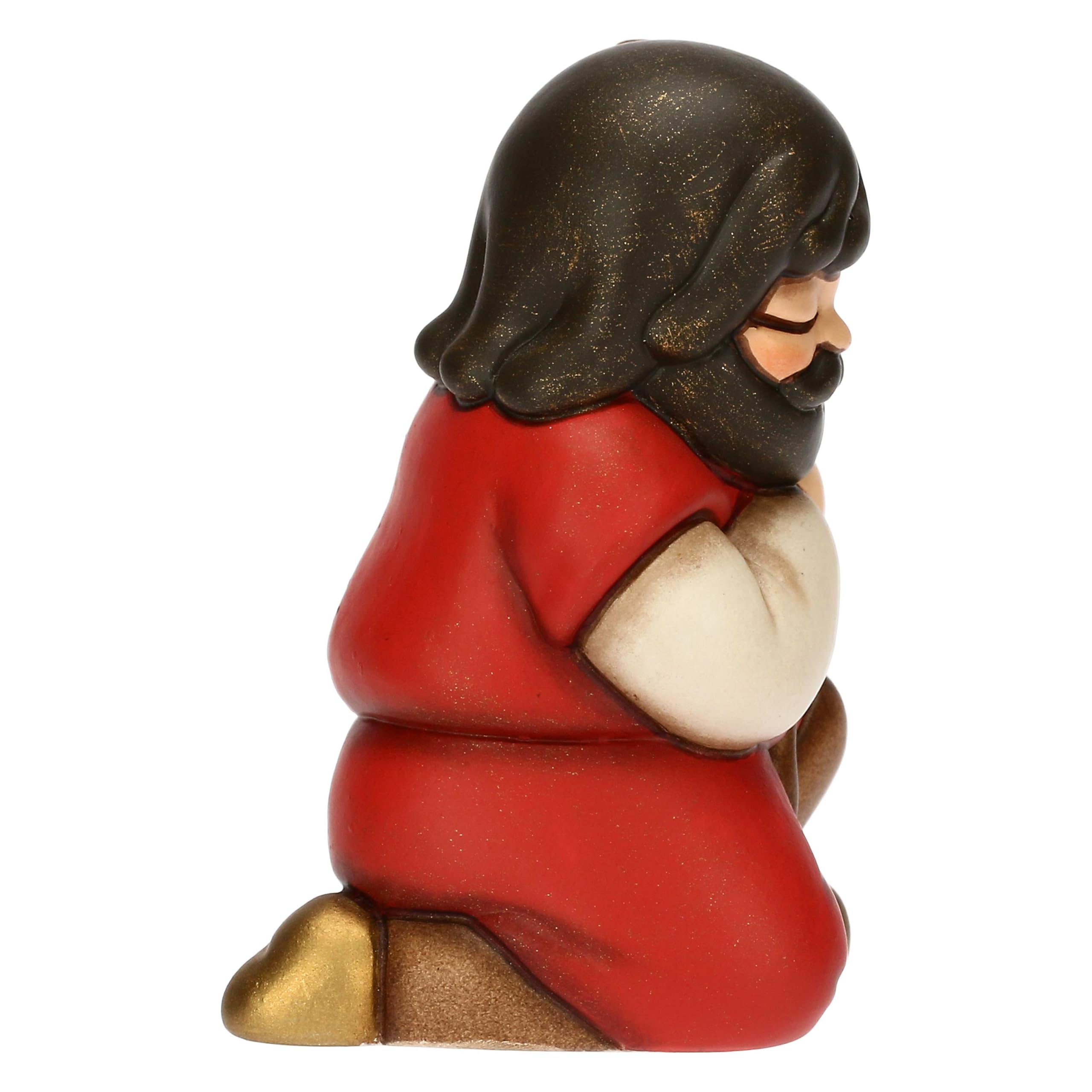 THUN - Pellegrino - ceramica - Collezione Presepe Classico - 5,7 x 4,7 x 8 cm