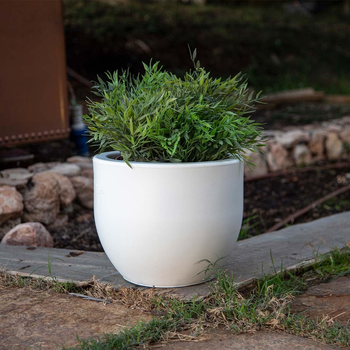 newgarden Macetero Redondo Azalea Decorativo para Interior y Exterior. Muy Resistente a los Rayos UV. Maceta Grande para Flores y Plantas Hecho Polietileno en España (ø40x33 cm, Terracota)