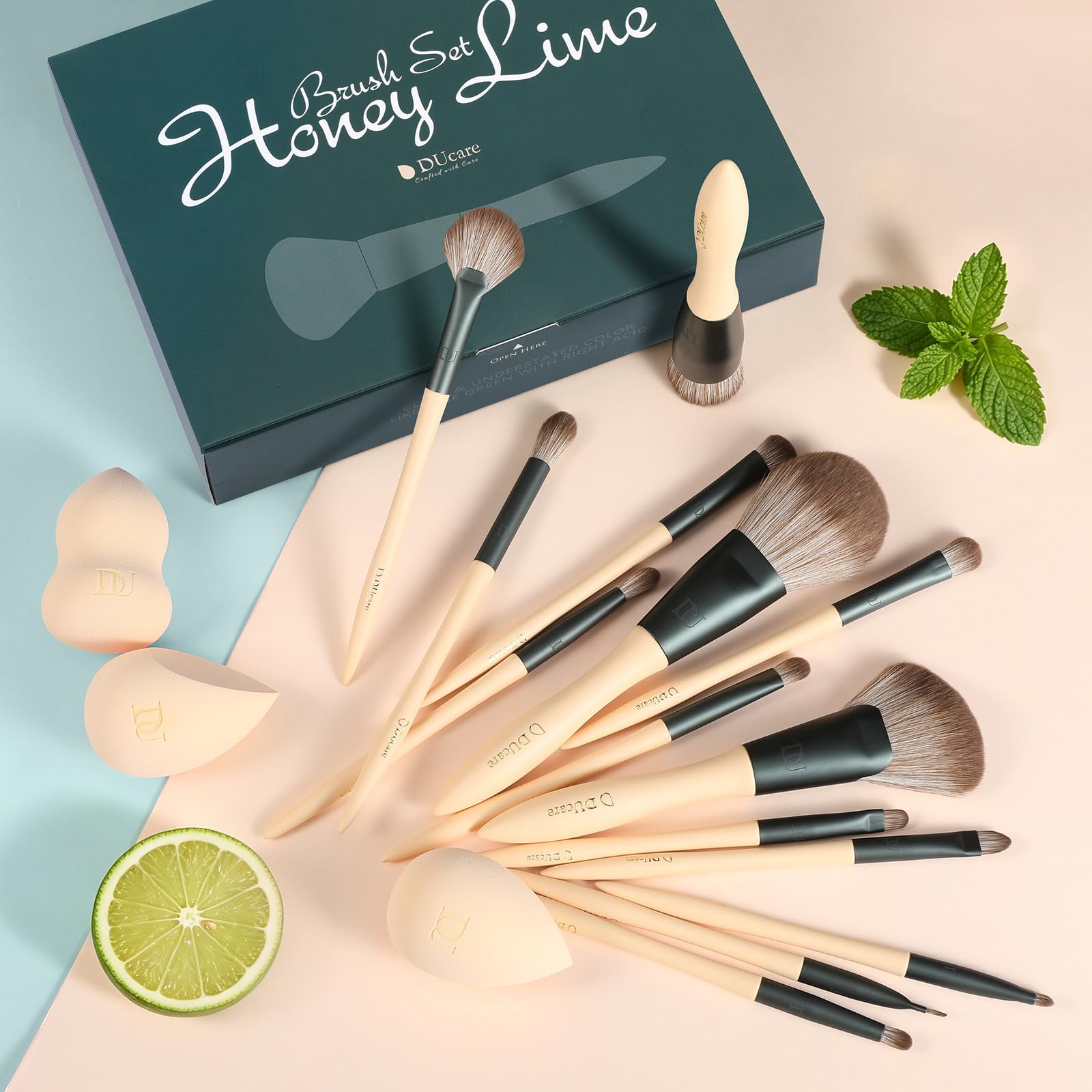 DUcare Juego de 14 brochas de maquillaje con 3 esponjas de maquillaje – Lime Series Professional Makeup Brush Kabuki Foundation