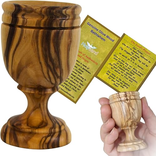 Holy Land Market Copa de Vino Comunión - Madera de Olivo-MED (3 pulgadas de alto). Grandes detalles y trabajo en cada uno.
