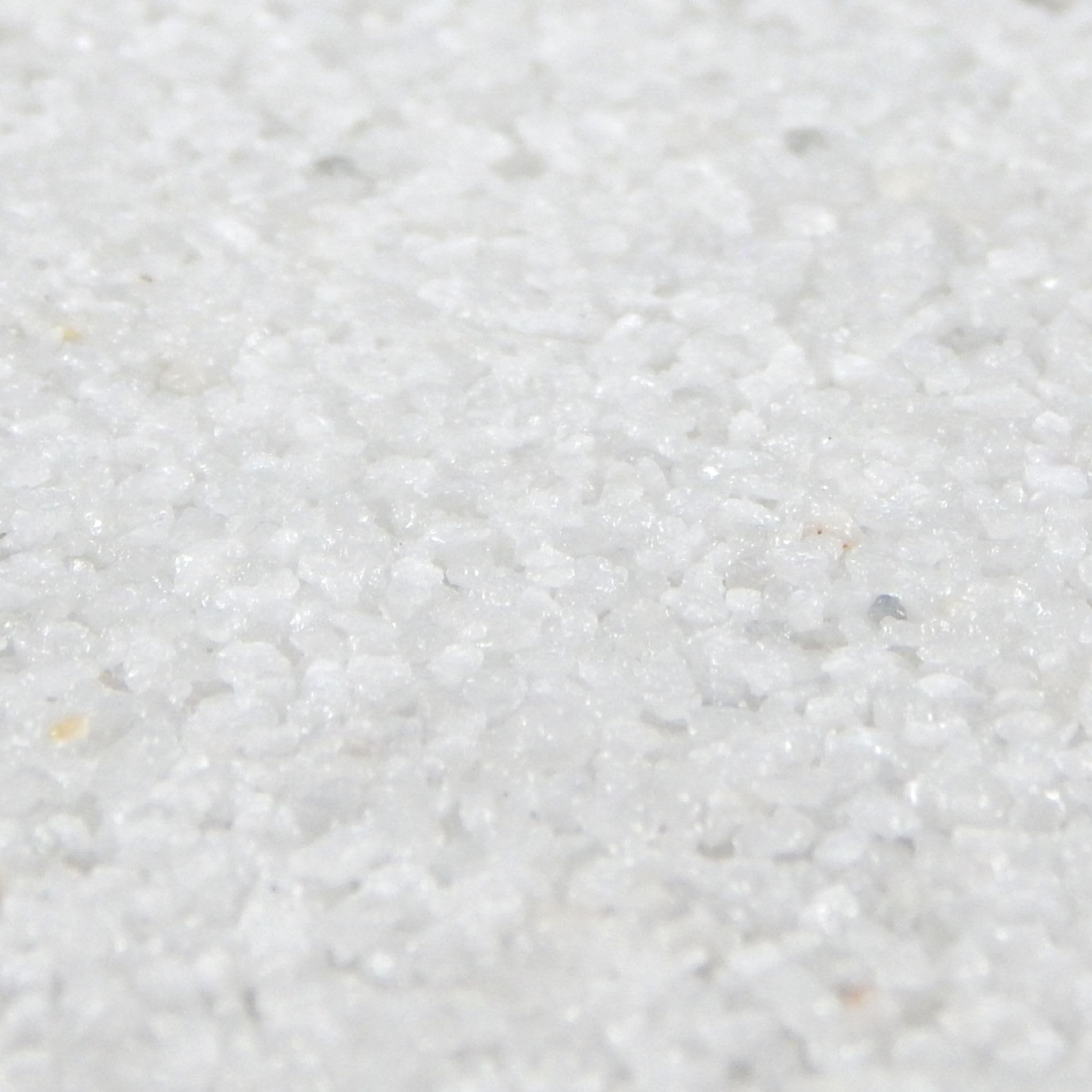 Terralith Buntsteinputz 14kg in weiß, Sockelputz für Innen und Außen mit Reinacrylat Bindemittel aus Naturstein, 1-2mm Körnung (BSP33)