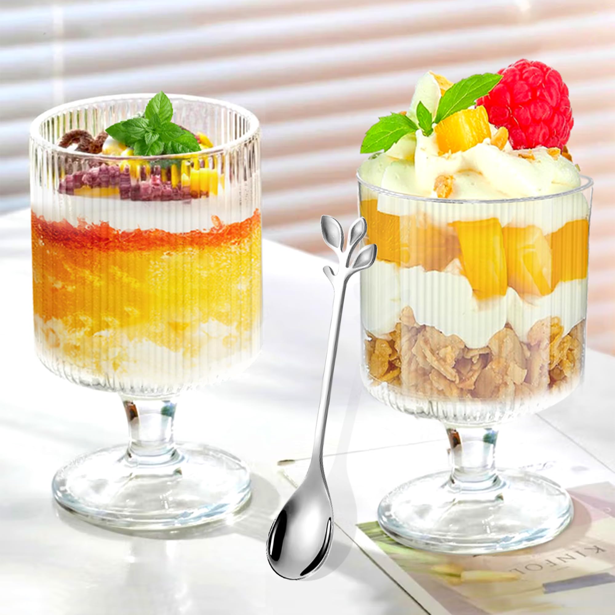 LYLIDIA 2 Stück Dessertgläser 250ml Eiskaffee Desert Gläser Set Glas Mit Fuß, Dessertschalen Desert Becher Dessertbecher Eisbecher Eisgläser Joghurtgläser für Nachtisch, Tiramisu, Spülmaschinenfest