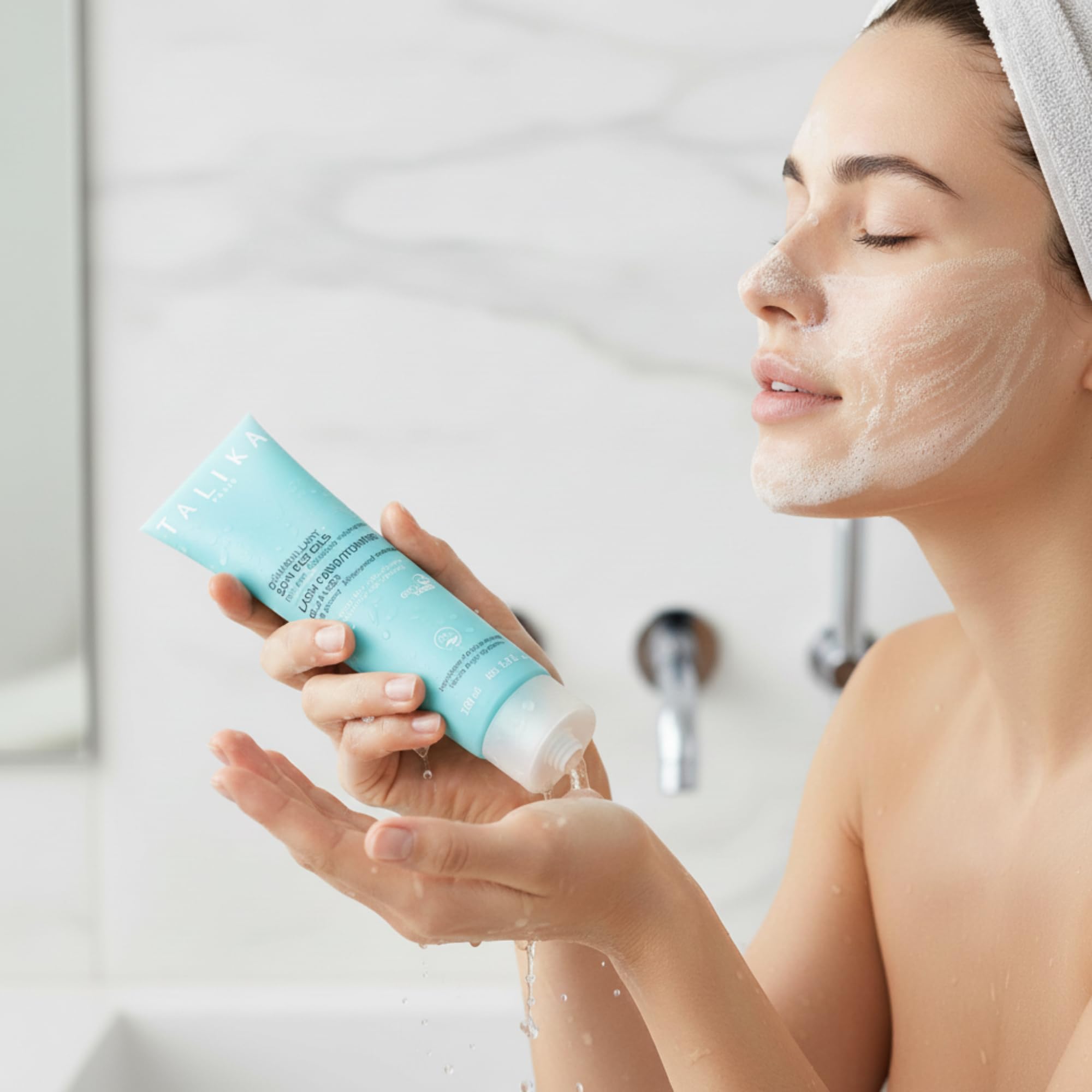 TALIKA Lash Conditioning Cleanser 100 ml | Desmaquillante para el contorno de ojos que hidrata y acondiciona | Elimina maquillaje resistente | Textura fresca y no grasa | Cuida de pestañas y cejas.