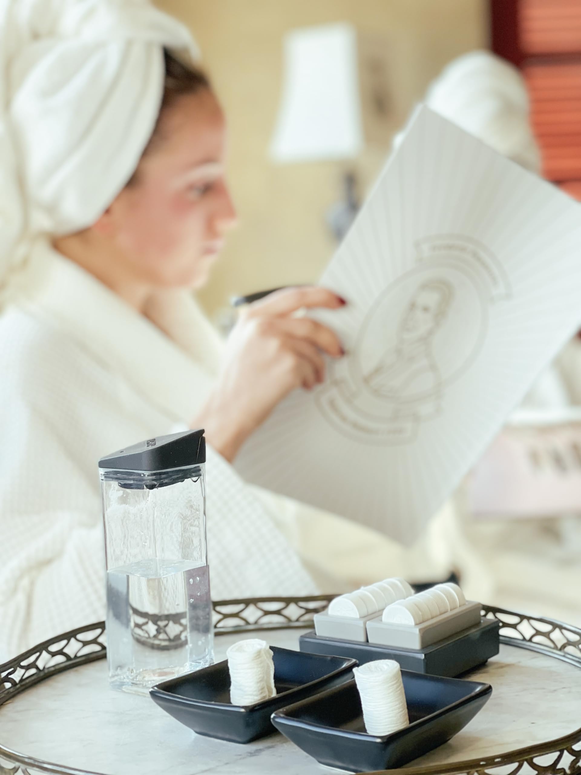 Napkin CREHO Set da tavola Professionale - Set da tavola in Legno AntiGraffio, Composto da Due ampolle in Vetro e Quattro vaschette in Alluminio, per prendersi Cura degli Ospiti.