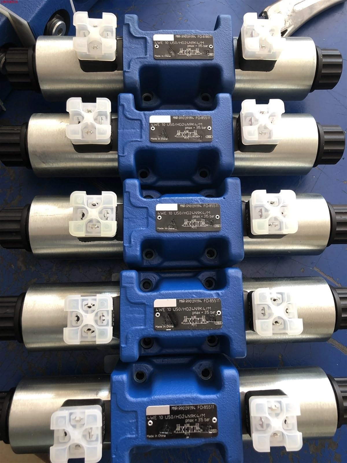 SFOCQVISH MNR:R901391194 4WE 10 U50/HG24N9K4/M 4WE10U50/HG24N9K4/M 1PCS