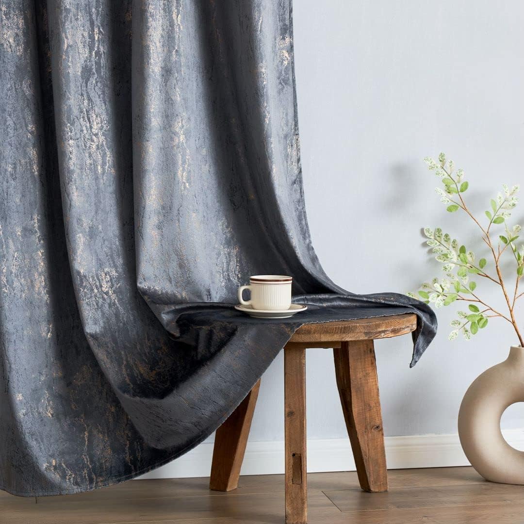 EMEMA Samtvorhänge Vorhang Blickdicht Vorhänge mit Ösen Gardinen Deko Ösenvorhang Dekoschal Dekogardinen für Schlafzimmer Wohnzimmer 2er Set 140 x 175 cm(B x H) Grau