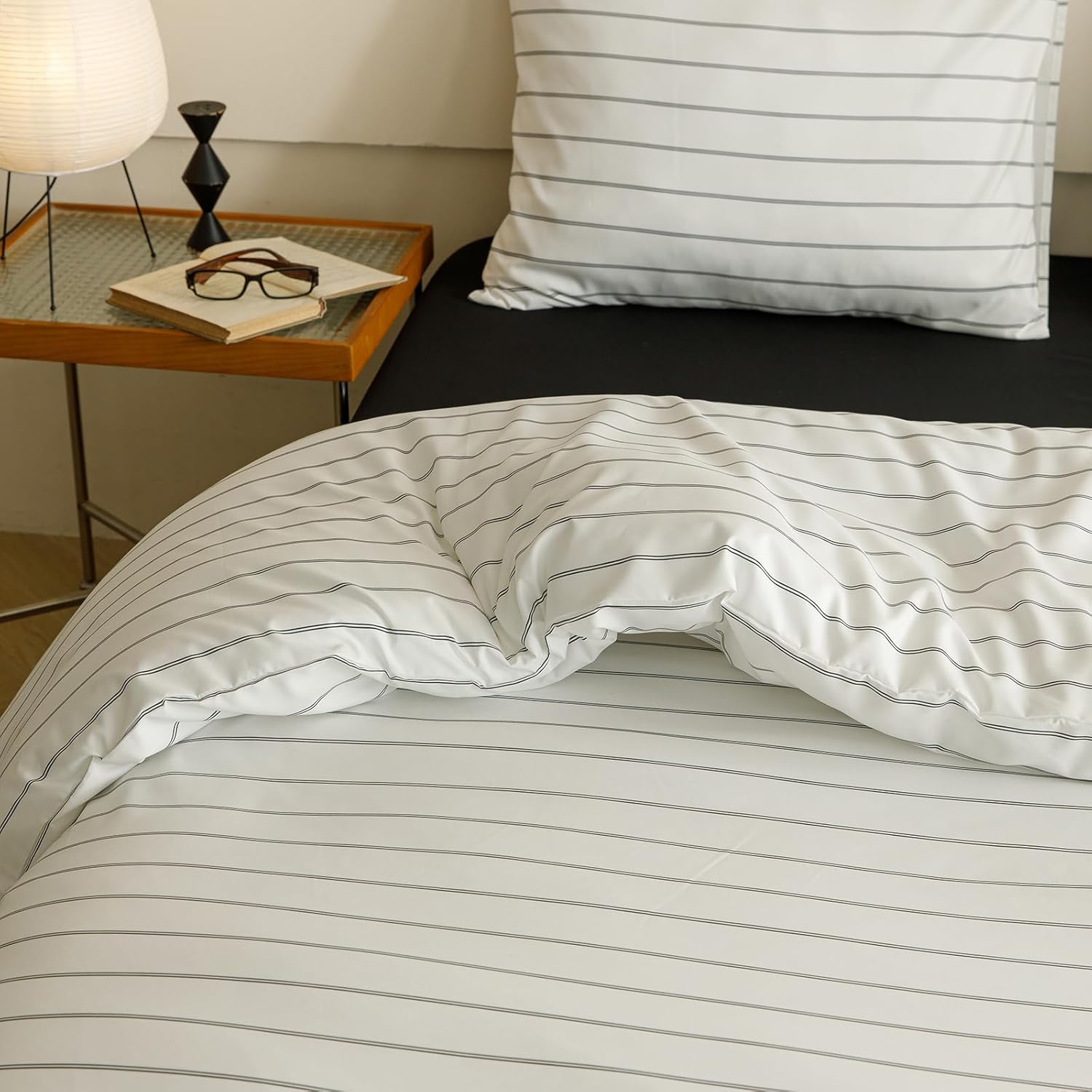 CLOTHKNOW Striped Queen Comforter Set White and Black Bedding Comforter Sets White Queen Comforter Soft Farmhouse Comforter with 2 x Pillow Cases