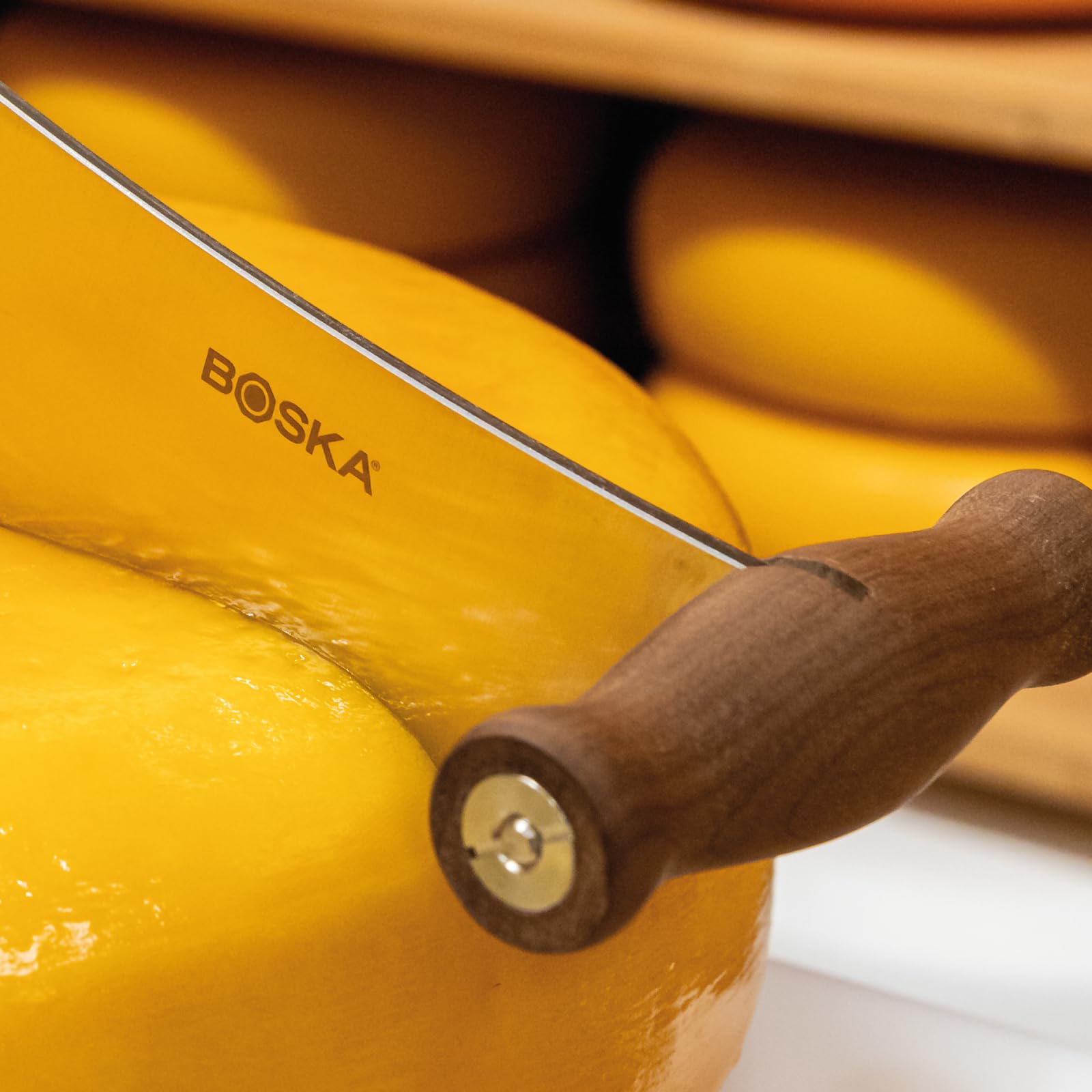 Boska Holländisches Käsemesser Professional XL – 430 mm Edelstahlklinge, Holzgriffe, Für große Käselaibe und Pizza, Gebogene Form für müheloses Schneiden