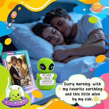 Xinezaa Anniversary Romantic Gifts Boyfriend Girlfriend, I Love You Birthday Him Her Gifts, Cute Handmade Green Alien Crochet with Romantic Message Card, Long Distance Relationship Gift