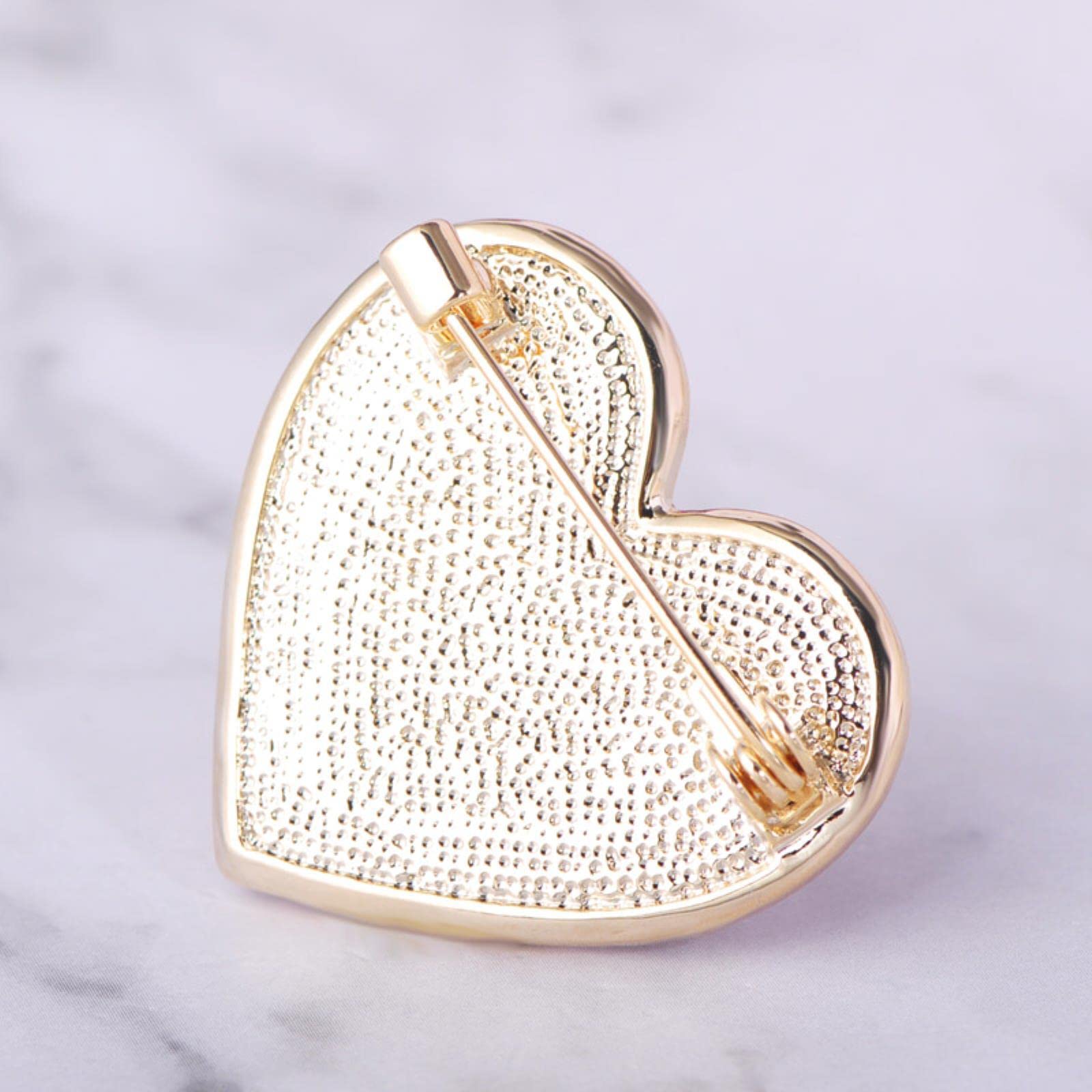 Broche Vintage Nounours Cœur émail – Style Ajouré, Couleur Argent, état Impeccable