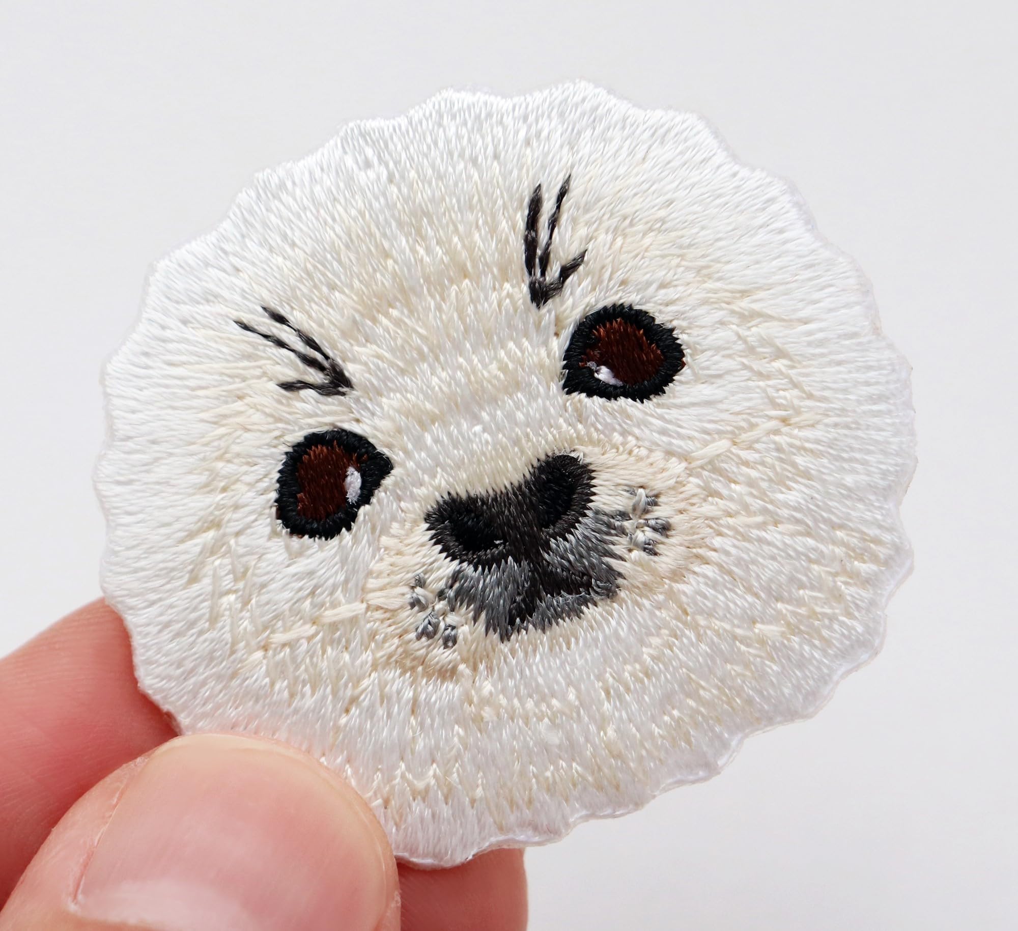 Amazon.co.jp: ワッペン ゴマフアザラシの赤ちゃん かわいい刺繍パッチ