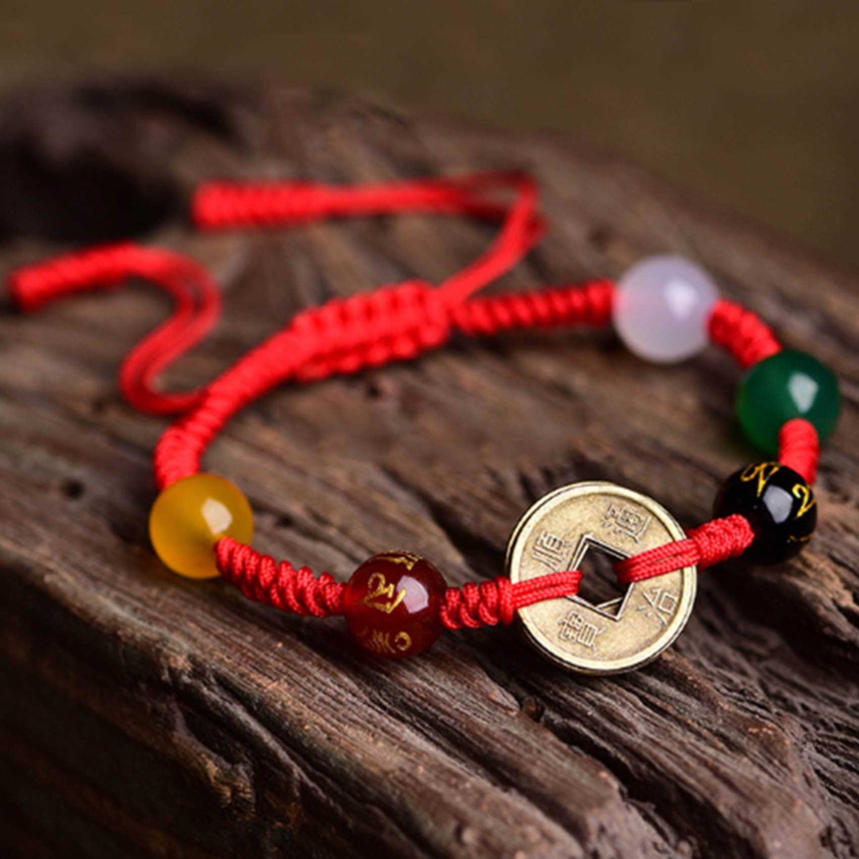 Pulsera de Hilo Rojo Amuleto Feng Shui Cinco Monedas Antiguas Encantos Dios de la Riqueza Cristal Rojo Talismán Budista Hecho a Mano de la Suerte para la Fortuna