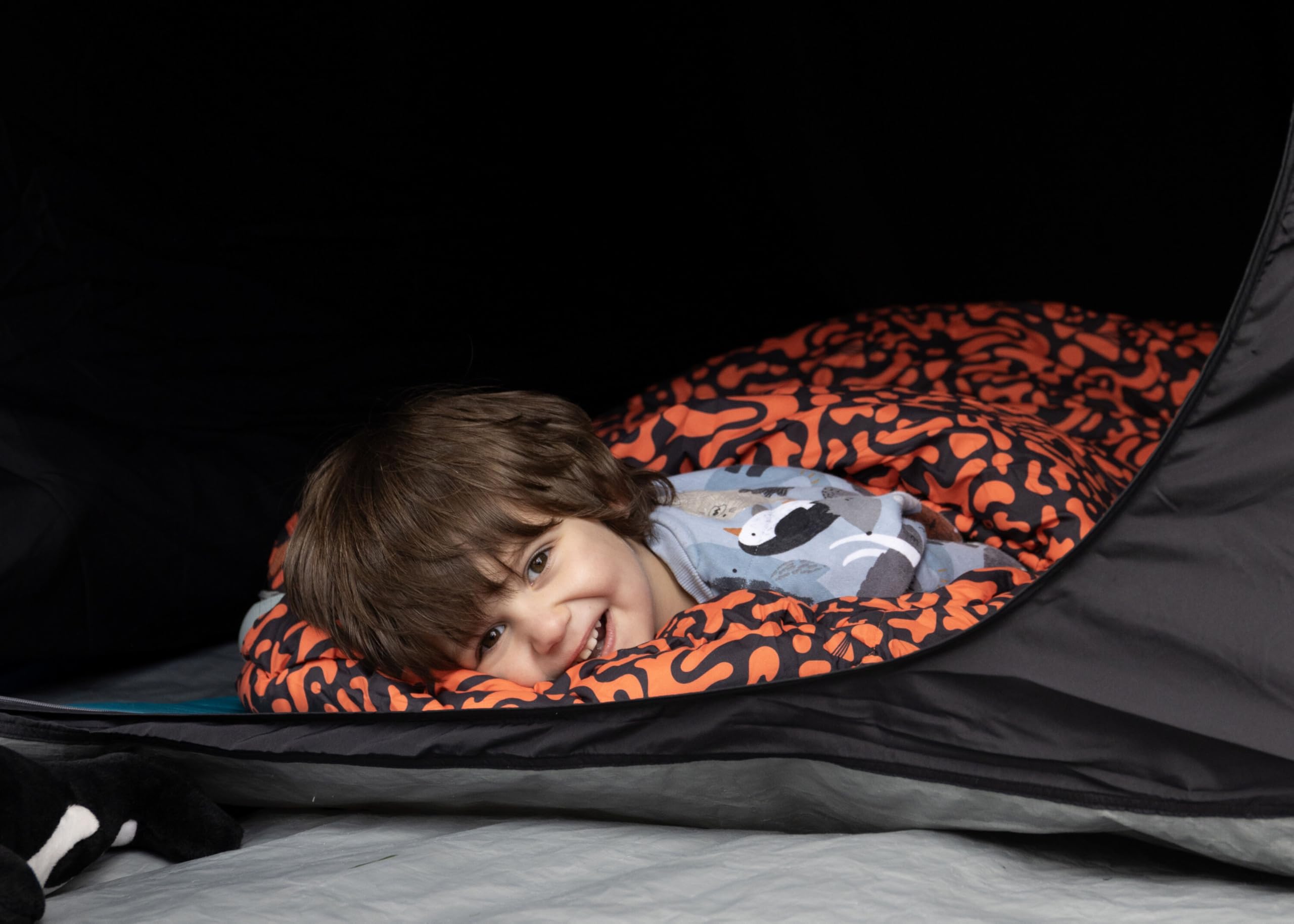 Vango Stellar Junior-Schlafsack mit geformter Kapuze, isoliert, weiches, glattes Polair-Futter und Schale, Reißverschlussschutz, doppellagige Konstruktion für zusätzliche Wärme, ideal für Kinder