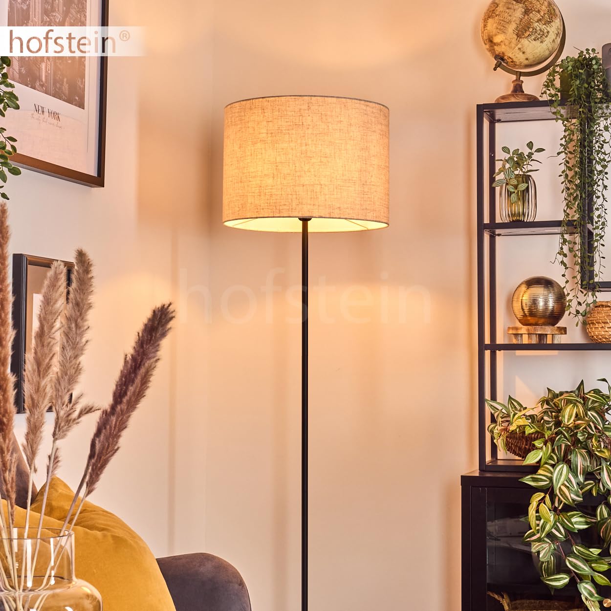 Stehleuchte Bassagoda, Stehlampe aus Metall/Stoff in Schwarz/Beige, Leuchte im skandinavischen Design mit rundem Schirm (Ø 40 cm) u. Fußschalter, Höhe 158 cm, 1 x E27, ohne Leuchtmittel