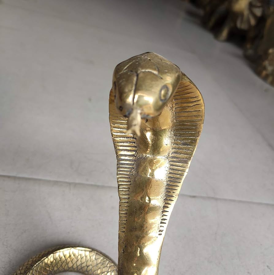 金属製コブラと蛇の彫刻 金属製コブラと蛇の彫刻