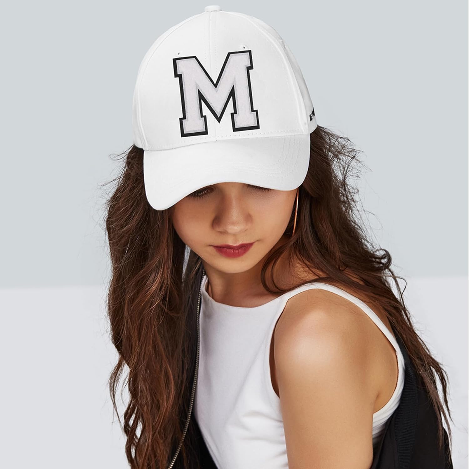 GYGYL 3PCS Chenille Varsity Letters Patch, Iron on Large Size Letter Patches for Team Costume Decoration, Height 4-1/2In, Black Edge Letter P - Image 4