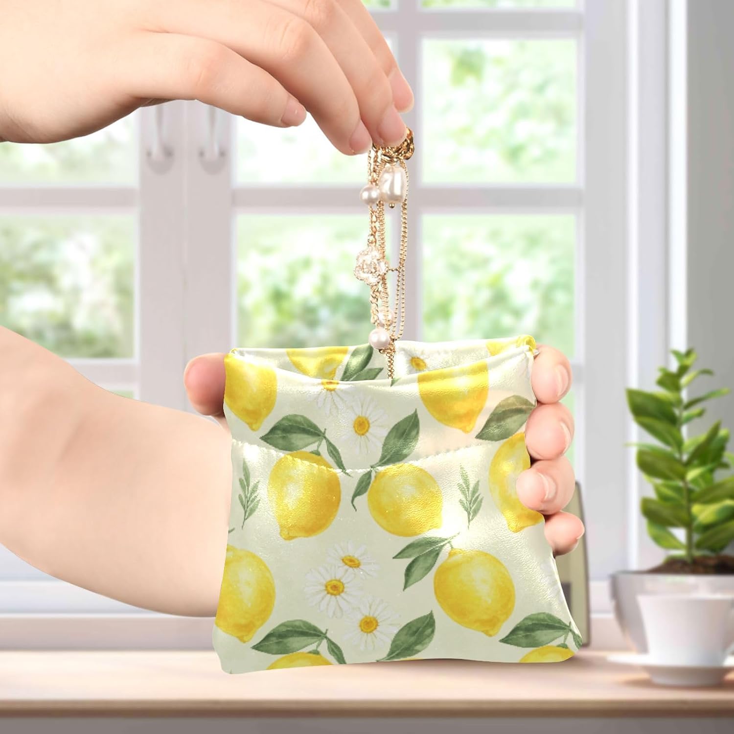 Lemon and Daisies Leather Coin Purse No Zipper Coin Purses & Pouches Wallets, Leather Change Purse Card Cases for Women and Men