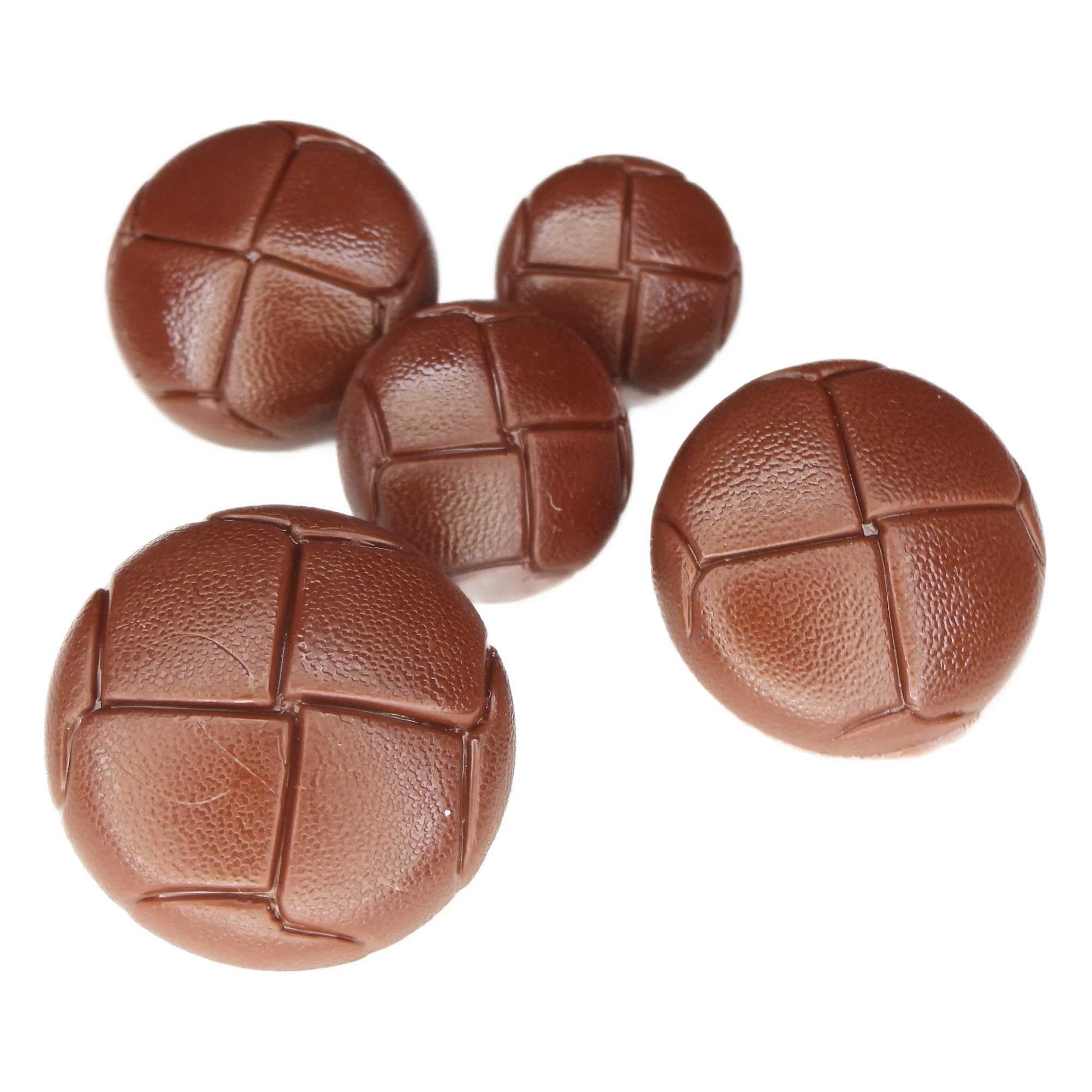 Football Buttons 550D, 99 Tan Brown, 8 23mm