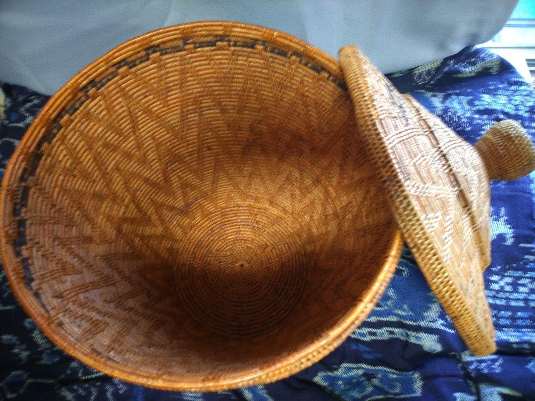 アタ製　蓋付きつぼ型バスケット（大サイズ・模様編み・黒モチーフ） アタ製 蓋付きつぼ型バスケット（大サイズ 模様編み 黒モチーフ