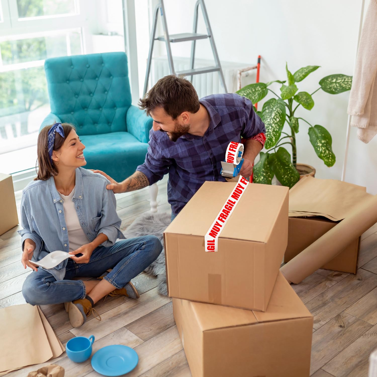 Cinta de Embalar, Cinta Adhesiva Blanca con Texto "MUY FRAGIL" en rojo, Cinta de Embalaje para Cajas Mudanza y de Envío, Transporta Cajas de Forma Segura, Cinta de Embalar 48mm x 132m - SIDI (24 uds)