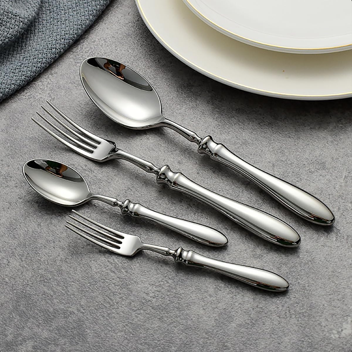 Ce Service de Couverts de Luxe pour 12 Personnes Comprend 60 pièces d'ustensiles allemands en Acier Inoxydable 18/8, Dont Fourchette, Couteau et cuillère. Couleur Argent - 50 pièces pour 10