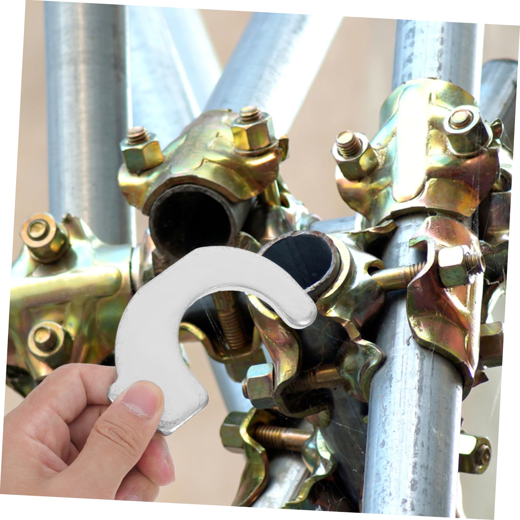 Tofficu 6 Stück Gerüstplankenaufhänger und Gerüststufenklemmen aus Galvanisiertem Eisen Kompakt und Portabel für Fahrbares Gerüstzubehör im Einfachen Design