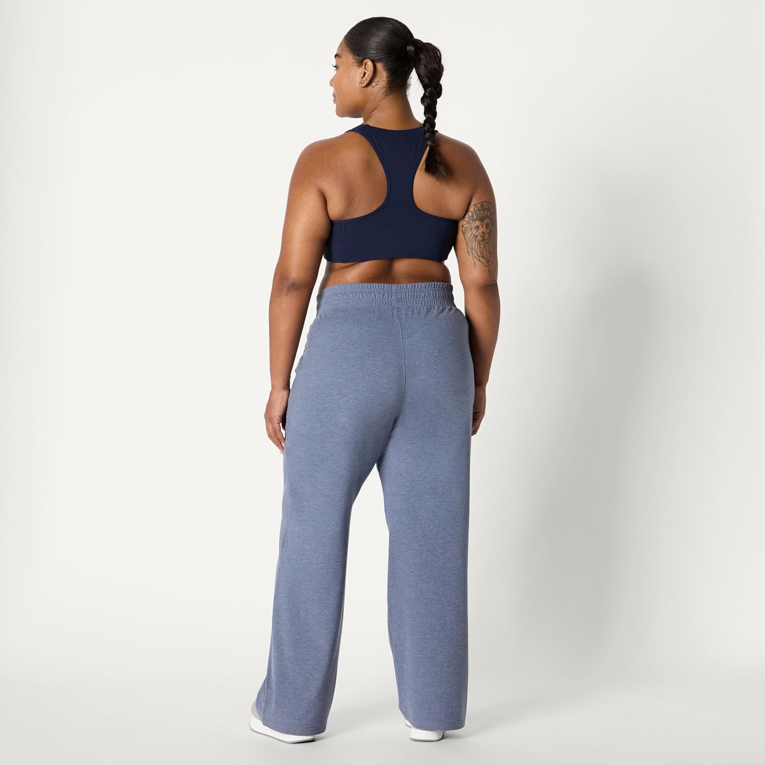 Amazon Essentials Women's Relaxed fit Athletic Soft Performance Lightweight Stretch Casual Workout Sweatpants, Space Dye - Image 7