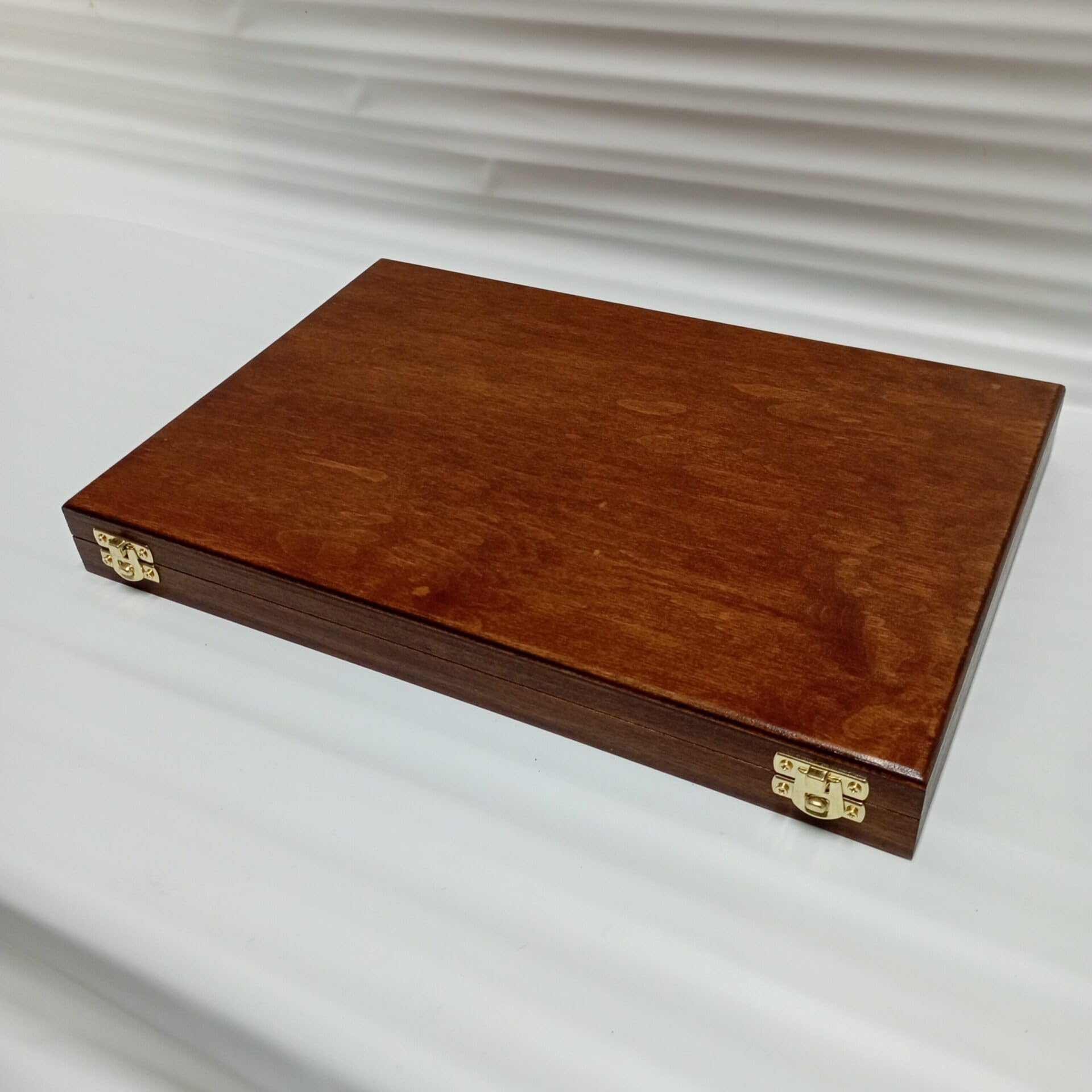 Personalisierte Medaillenbox aus Holz mit Samteinlage – Gravur nach Wunsch – Handgefertigte Vitrine für Medaillen, Münzen & Auszeichnungen