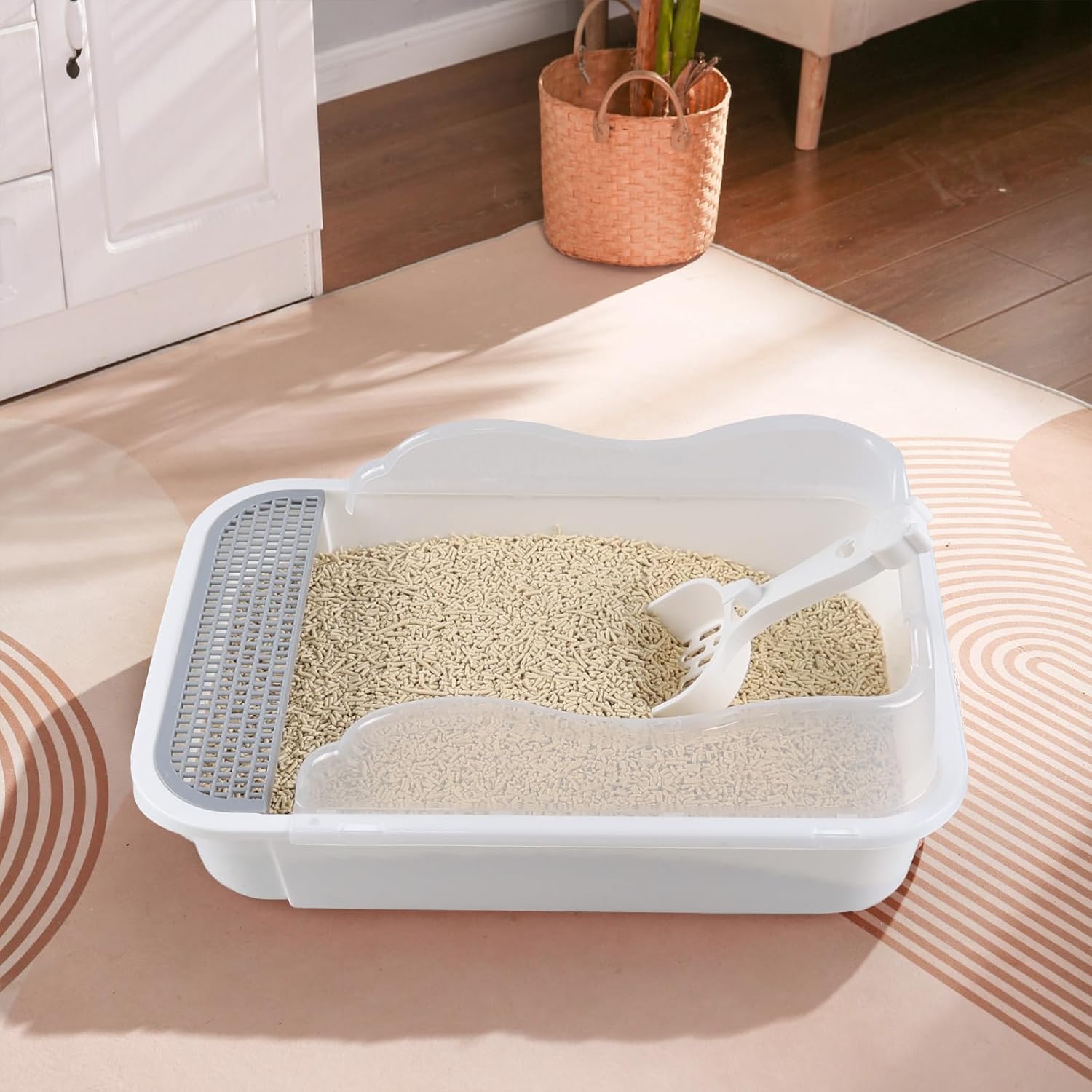 1-Pack Anti Splash Pet Litter Box ​with Frame, Open Top Cat Litter Box with Scoop, White