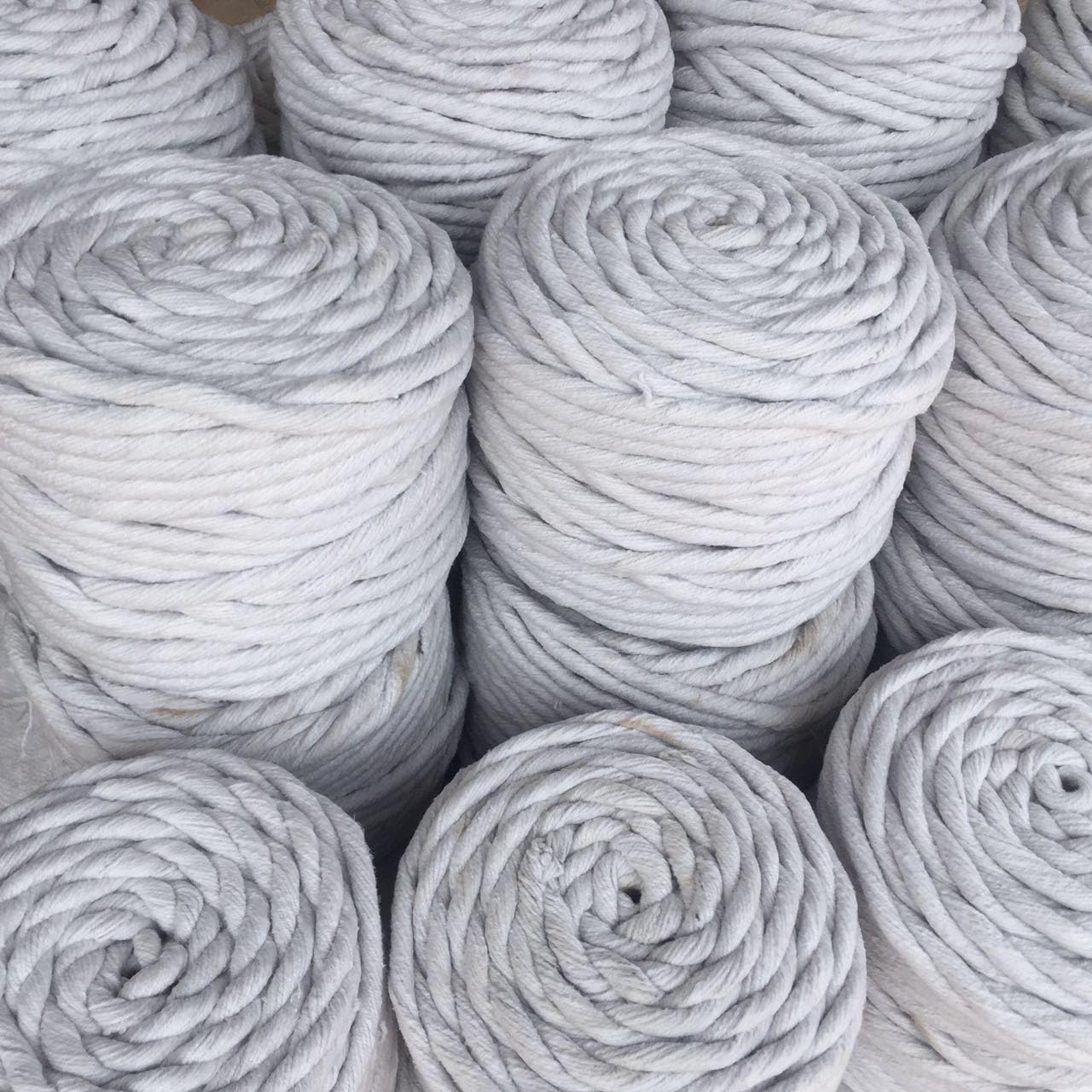 Nastro in fibra ceramica per confezionamento di pressacavi ad alta e bassa temperatura, isolamento ignifugo da 5 m, per sigillatura industriale e uso ad alta temperatura (46 mm x 46 mm)