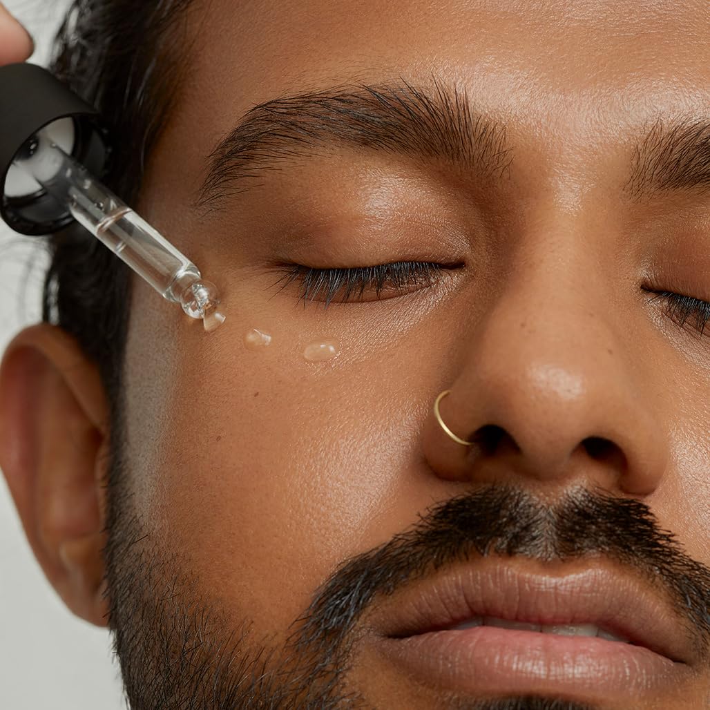 15ml Augen Serum - 5% Niacinamide und Süßholzwurzelexktrakt - Fältchen, Krähenfüße und Tränensäcke - Augenringe werden aufgehellt - Made In Germany