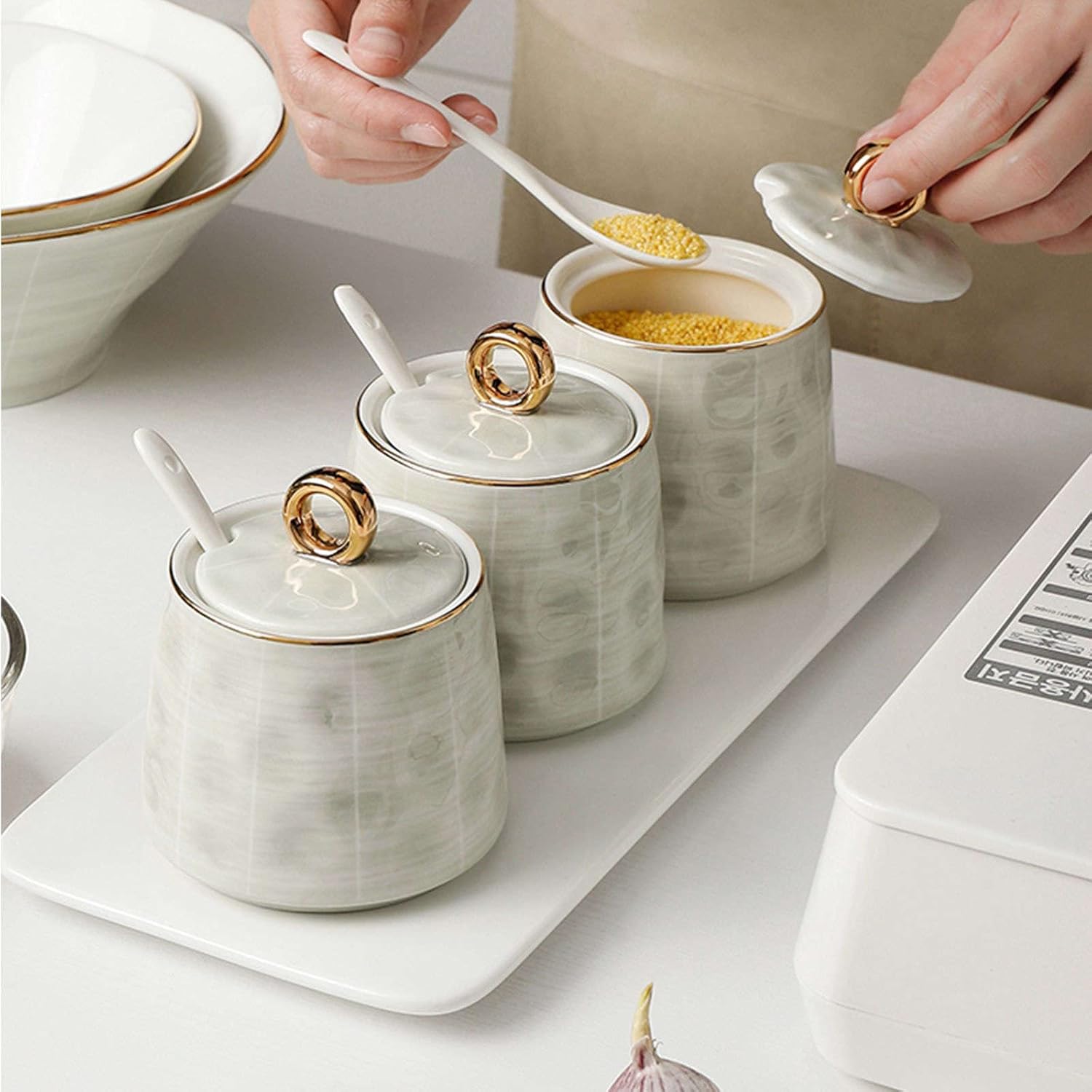 Sugar Bowl ,sugar pot, Sugar Bowl with Lid , Nordic Sugar Bowl with Lid and Spoon, 300ml Ceramic Sugar Storage Jar Table Decoration, Simple Porcelain Sugar Pot, for Coffee Bar, Restaurant, Home-Grey-2