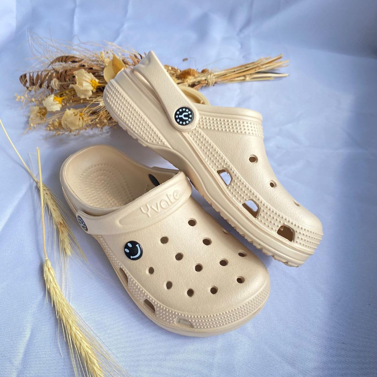 Babuche Sandalia Unissex Yvate Tradicional 2003 em promoção! Veja a oferta e mais achadinhos de Sandálias & Chinelos 9 Hoje é o melhor dia para comprar Babuche Sandalia Unissex Yvate Tradicional 2003 com aquele preço maroto! Promoção! Aproveite a oferta! 9