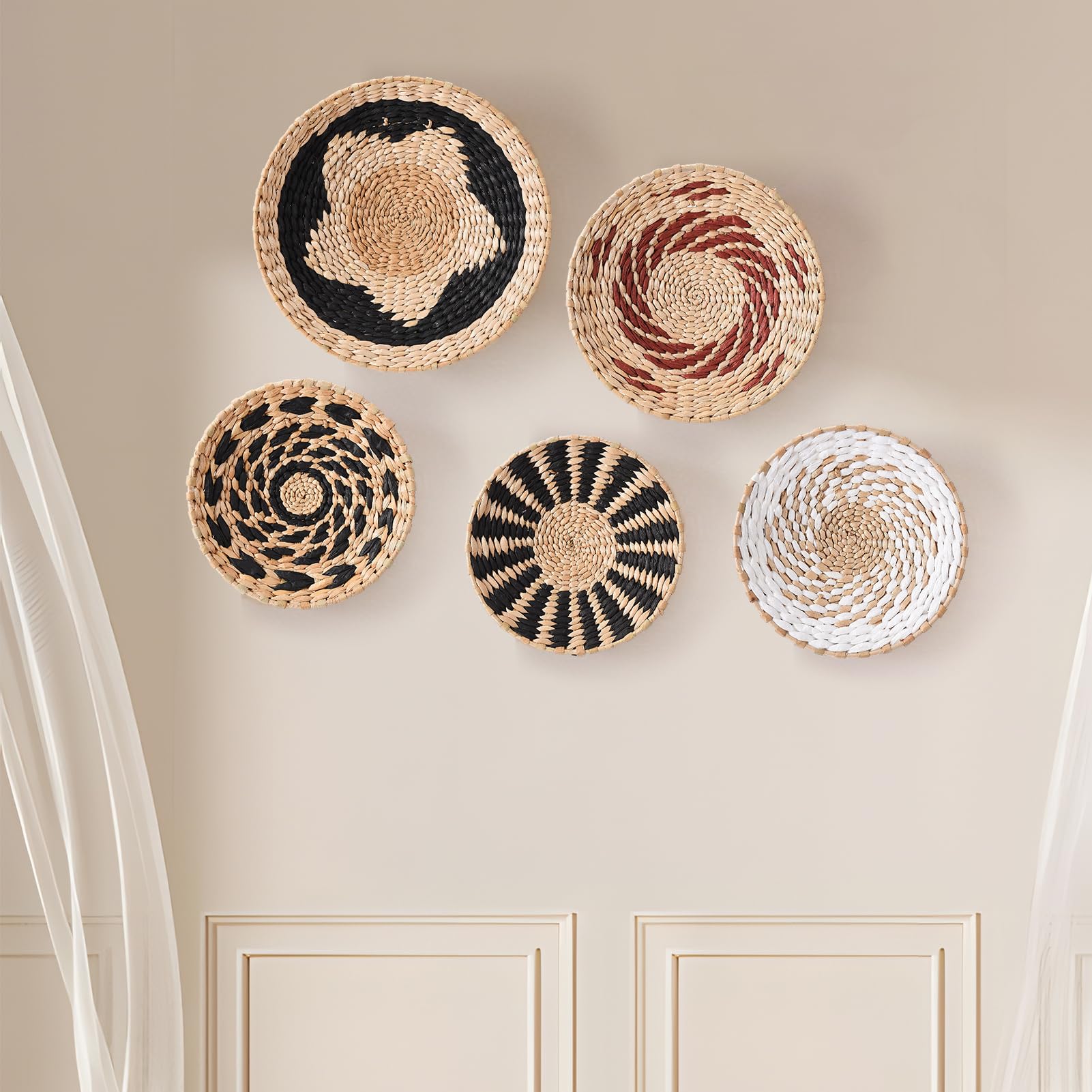 Decoración de pared tejida, 4 salvamanteles redondos de ratán, cesta colgante bohemia, platos decorativos para decoración de sala de estar