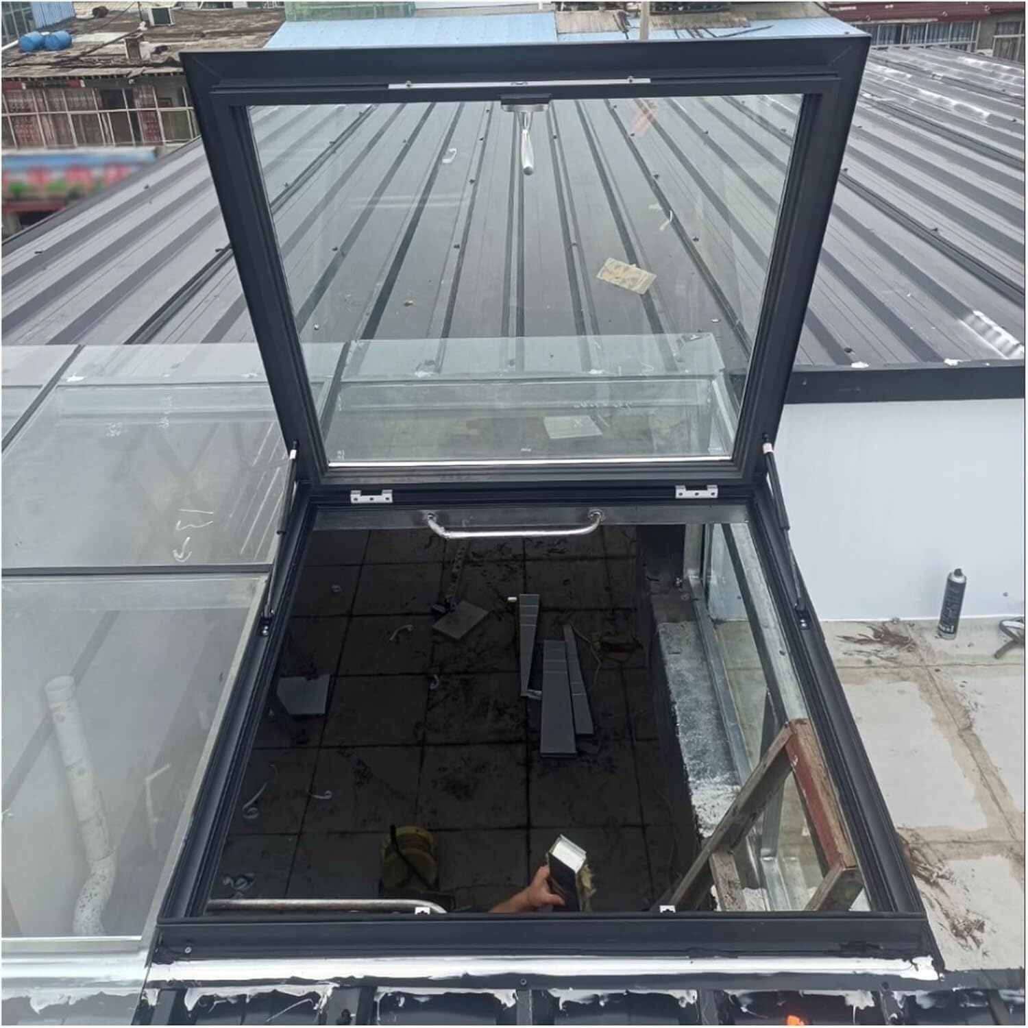 VUIKLCty Attic Roof Hatch, Double-layer Tempered Glass, Basement/sunroom/rainproof Exit Window Manhole Cover(94 * 94cm)