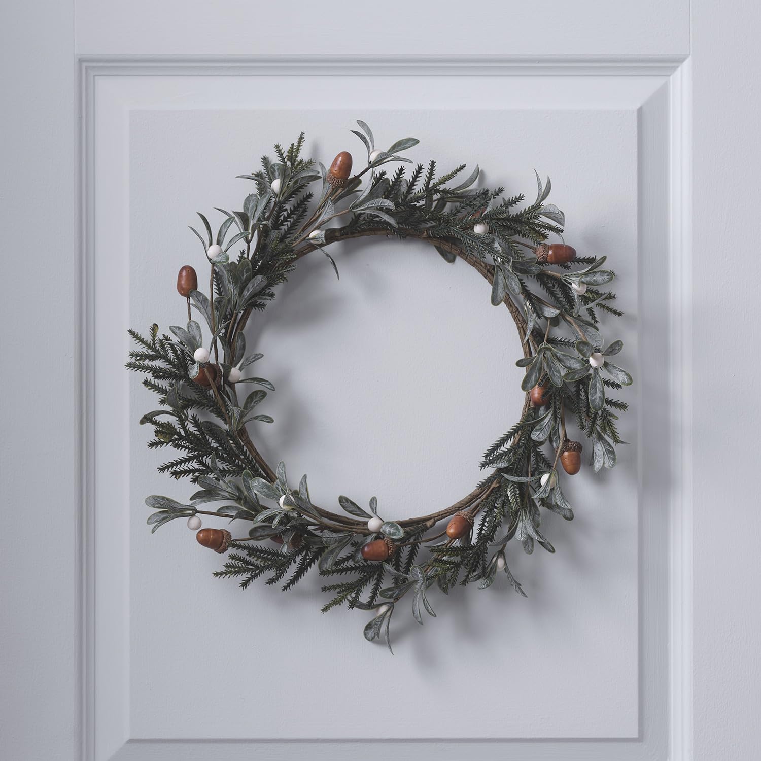 40cm Classic Acorn & Winter Foliage Wreath