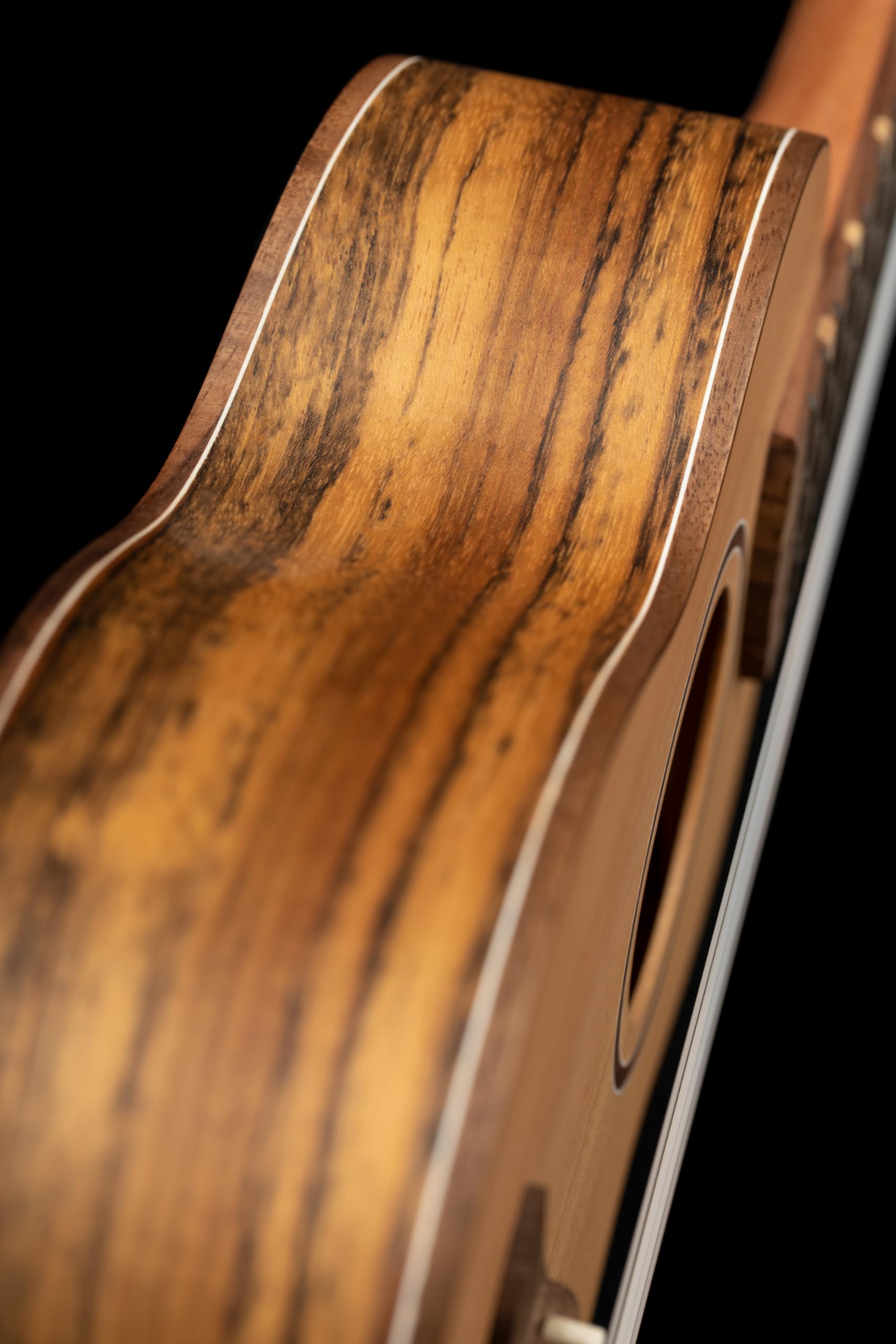 Ortega Guitars Akustyczne Ukulele Sopranowe – Seria Timber – W Zestawie Z Pokrowcem – Cedr/Orzech Włoski, Wykończenie Naturalne (RUTI-SO)