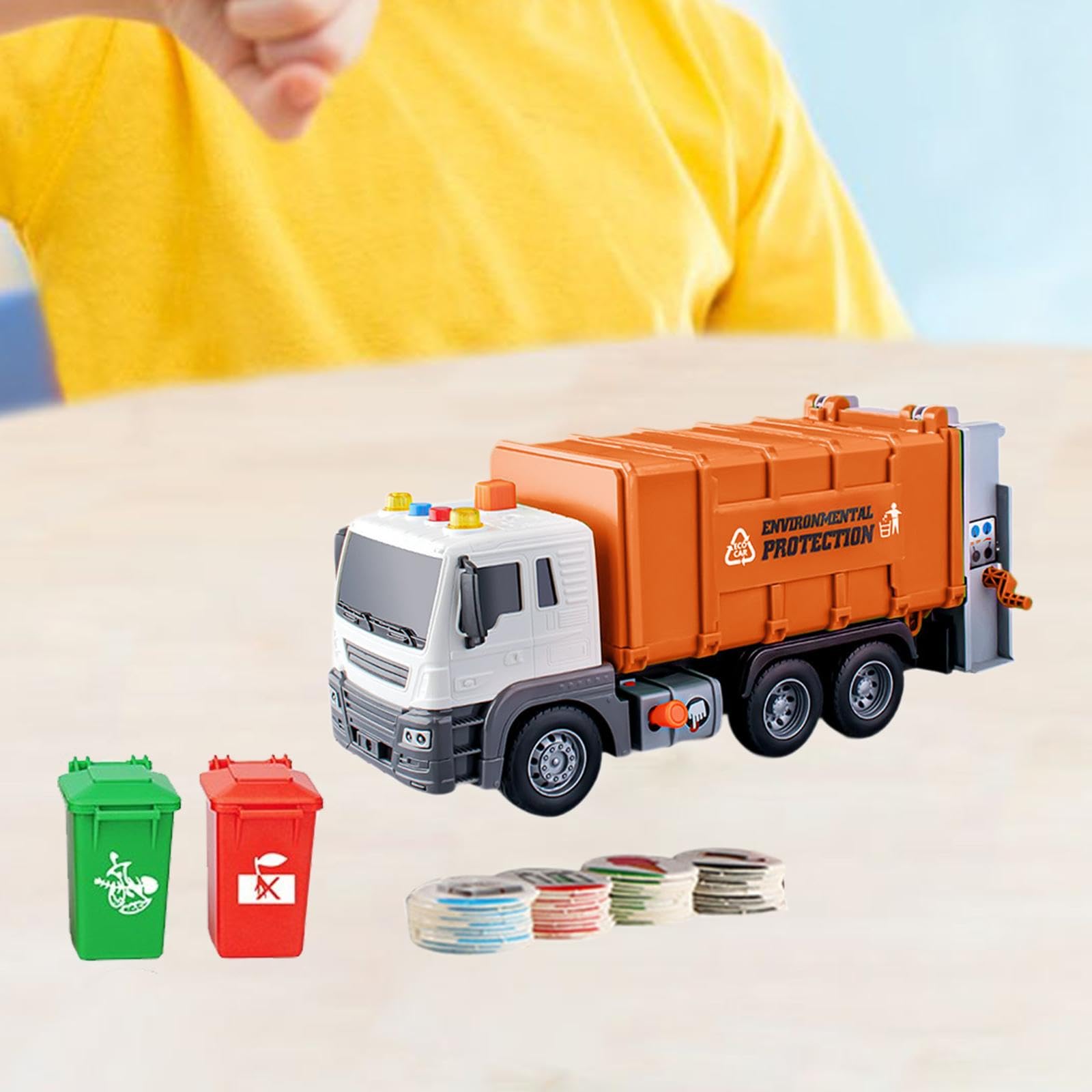 Camion della Spazzatura Giocattolo con Funzione di Ribaltamento, Accessori per La Raccolta Differenziata, Luci E Suoni – Adatto Ad attività Sensoriali, Arancia