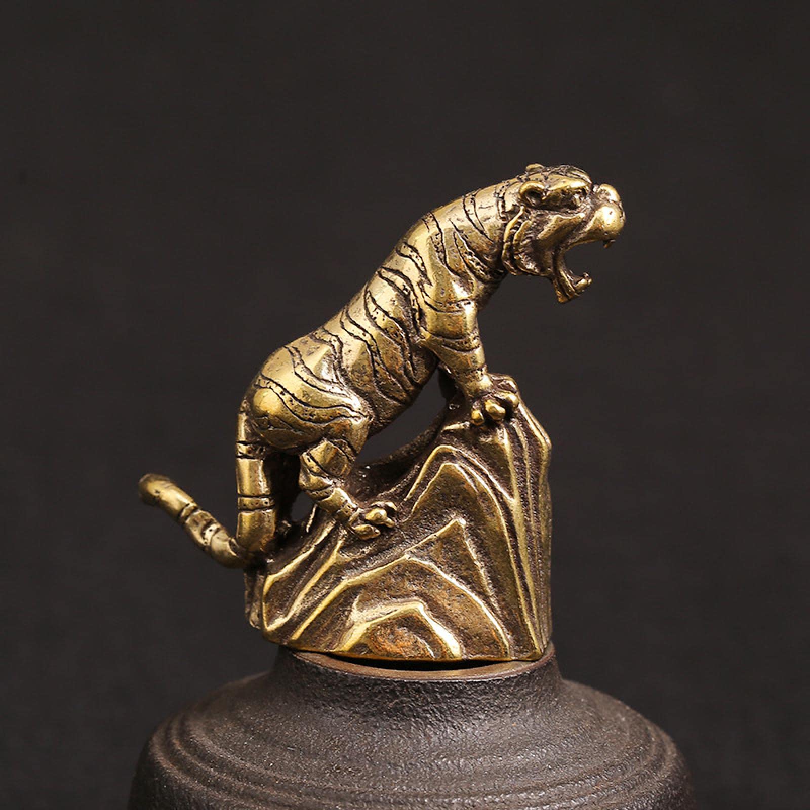 YNIYUJKL Miniature Desktop Ornaments Sculptures Statues Figurine Collectible Brass Copper Antique Bronze Tiger Climbing Mountain Statue Zodiac Animal Desktop Ornament Pure Copper Minia