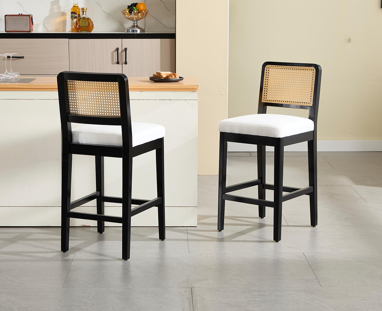 Lot de 2 tabourets de bar rétro avec dossier en tissu et rotin avec pieds en bois pour île/salon, tabourets de comptoir rembourrés noirs