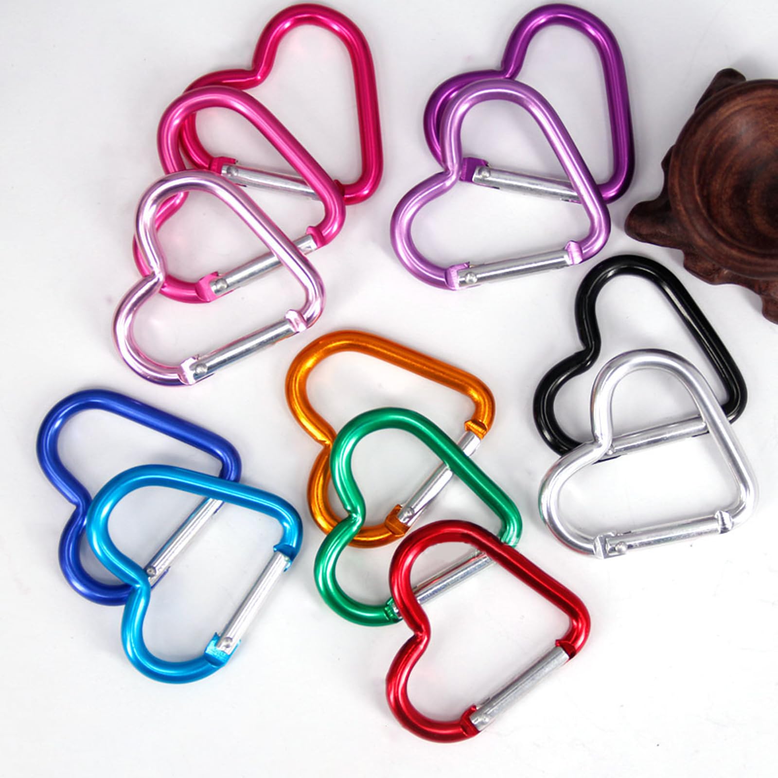 Vdaxvme Outdoor Carabiner Heart Shape Keychain Clip Aluminum