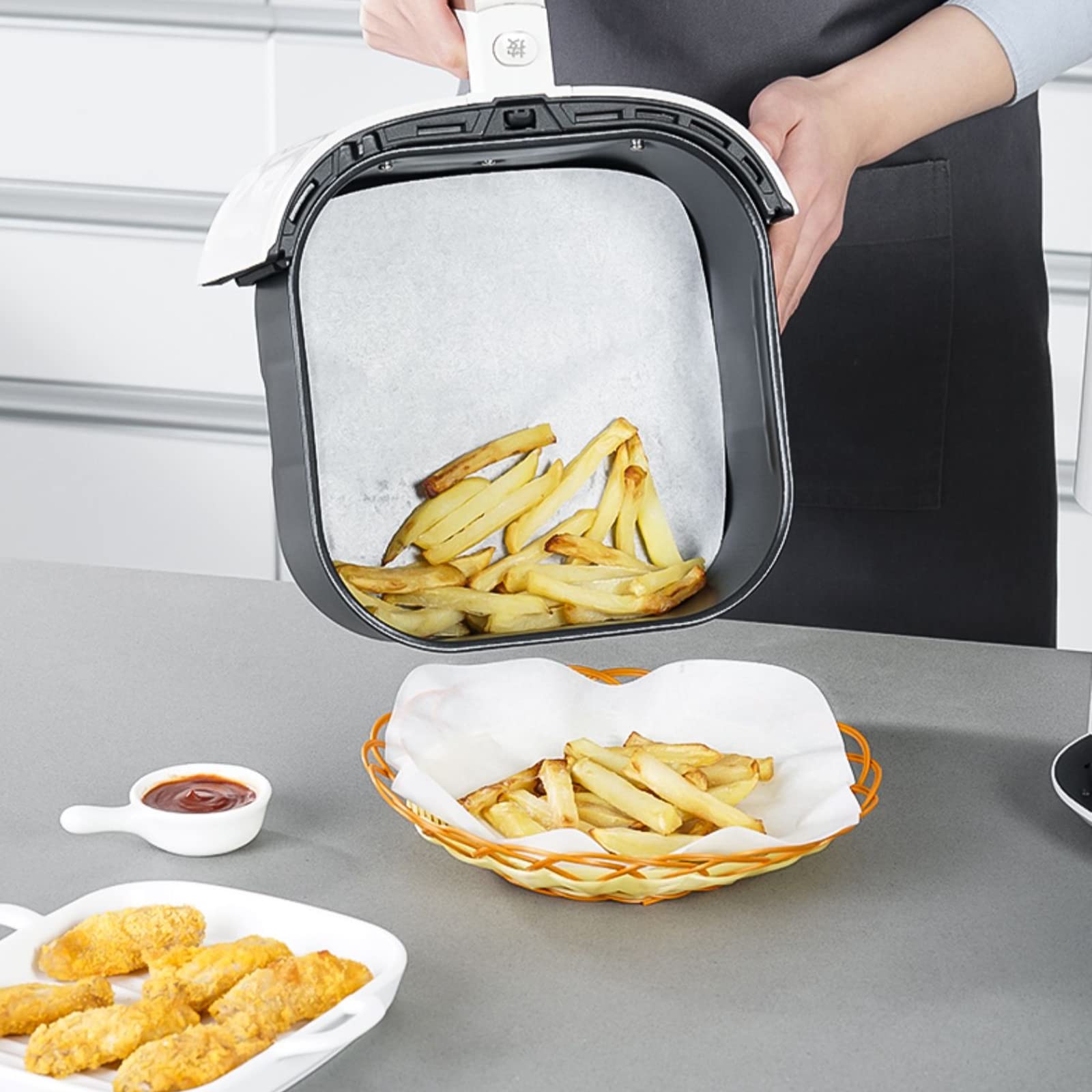 50 Fogli Carta Forno Per Friggitrice Ad Aria - 18x18cm Perforata, Antiaderente E Resistente All'Olio - Foto 3