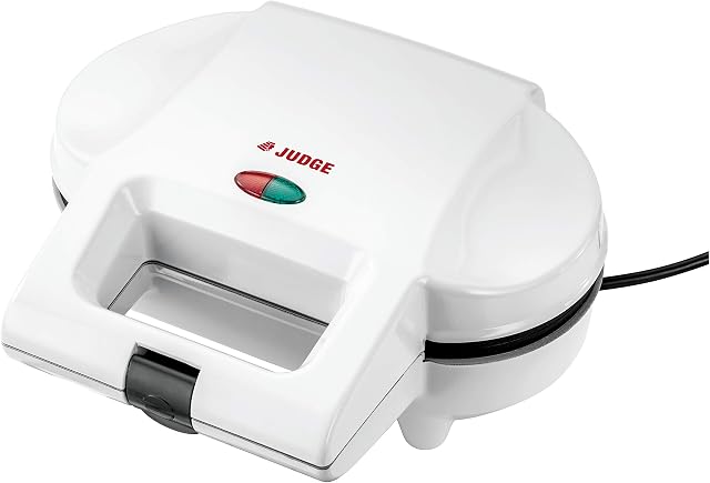 Judge JEA70 Double Pie Maker with Pastry Cutter and Non-Stick Plates for 2 Deep Pies, Gift Boxed, Compact Size 24cm x 27cm x 12cm 1000W - 2 Year Guarantee