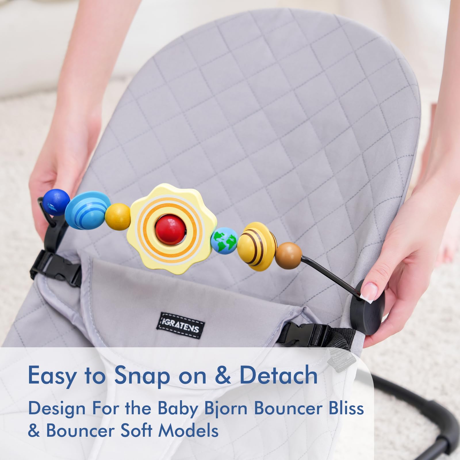 iGRATENS Babywippen-Spielzeugstange, handbemaltes Holzspielzeug für Babywippen Soft & Bliss, einfach anzubringen und zu entfernen, kinderfreundliche Materialien, farbenfrohes Design, Sonne & Planeten