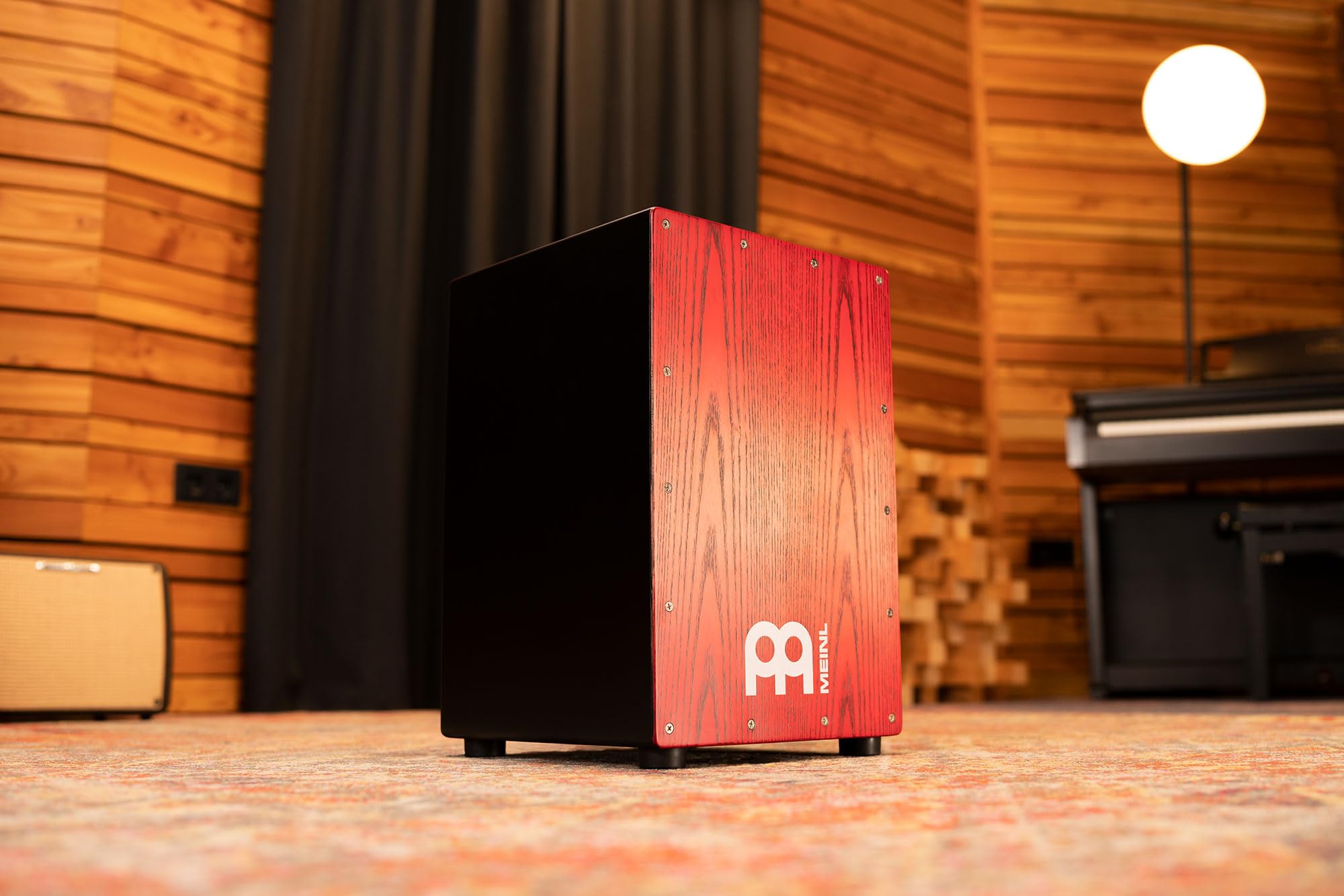 Meinl Percussion Headliner Snare Cajon, Schwarz und Rot (MCAJ100BK-TRF) | mit 2 Snare-Teppichen, Faserplatte und Weißesche