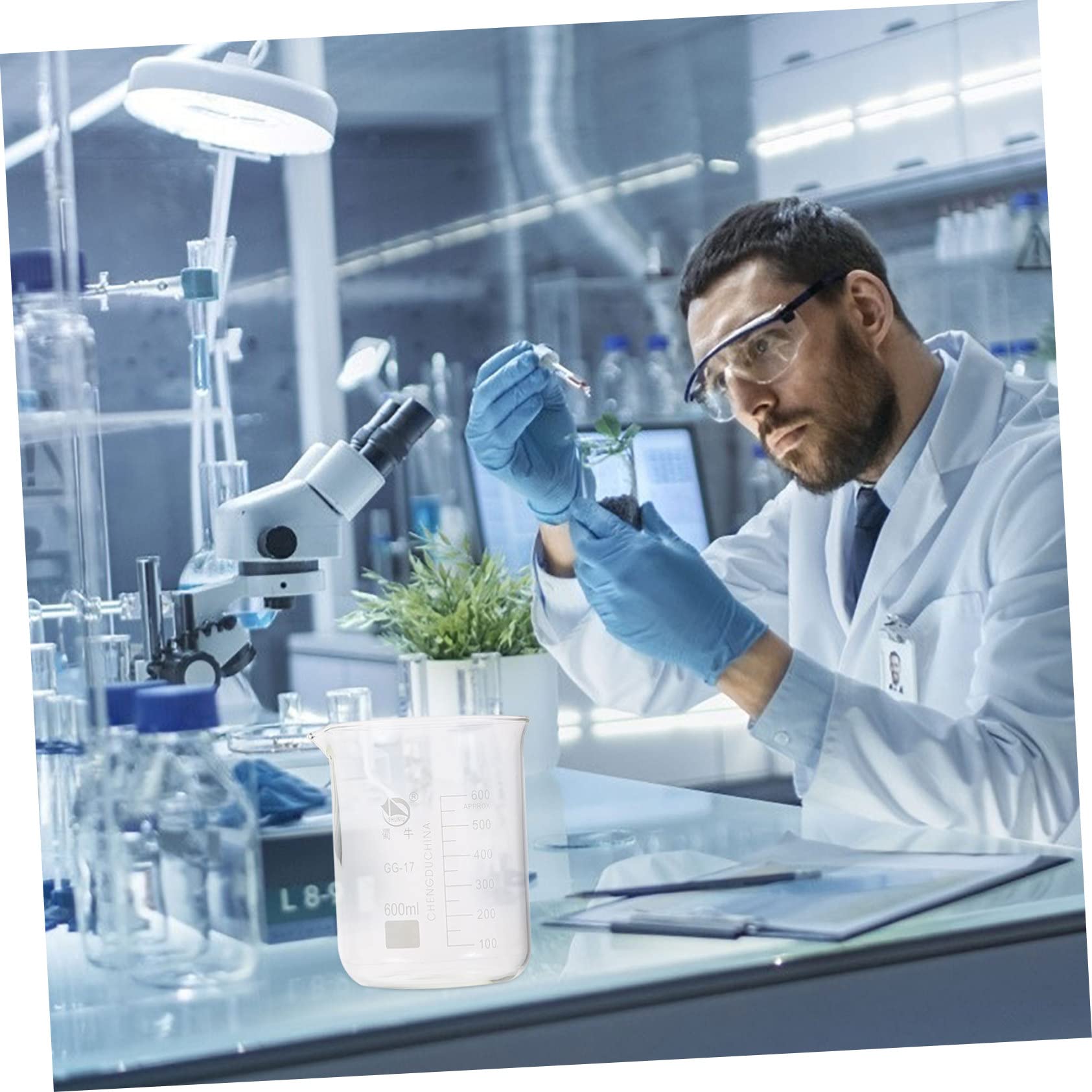 Wakauto 4Pcs High Borosilicate Glass Measuring Cups Graduated Beakers with Scale for Accurate Liquid Measurement for Cooking Baking and Laboratory Use