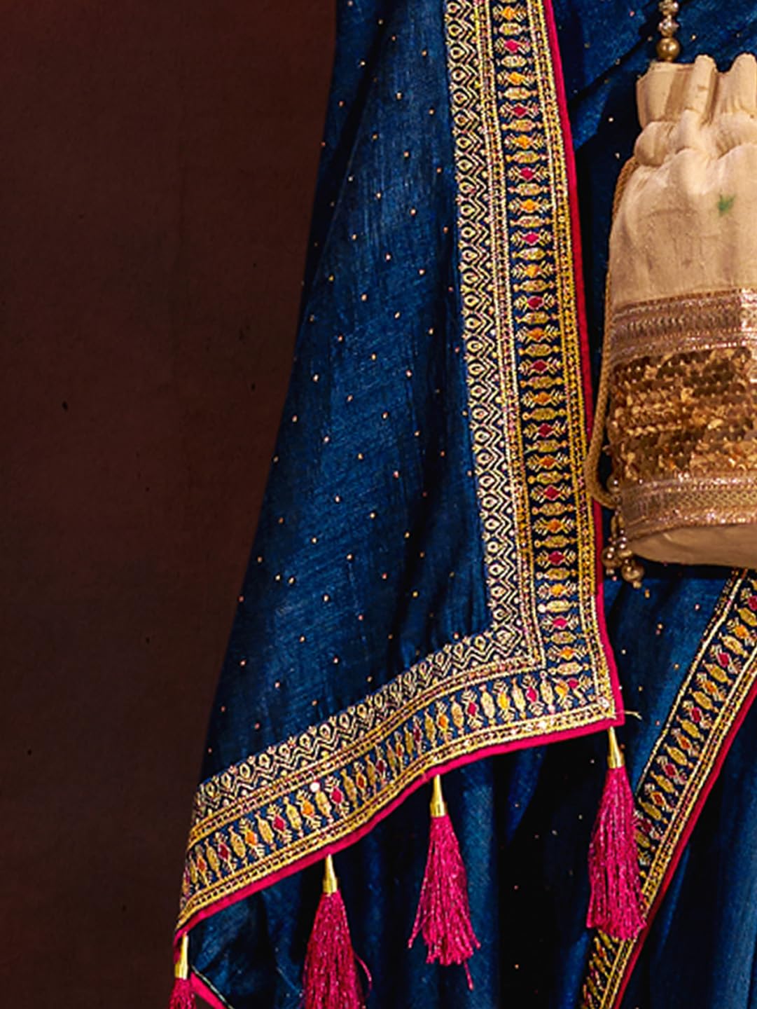 SAREE MALL Women's Navy Blue Vichitra Silk Embroidered Saree with Unstitched Blouse Piece(AYUSHI4005_SUM) 4