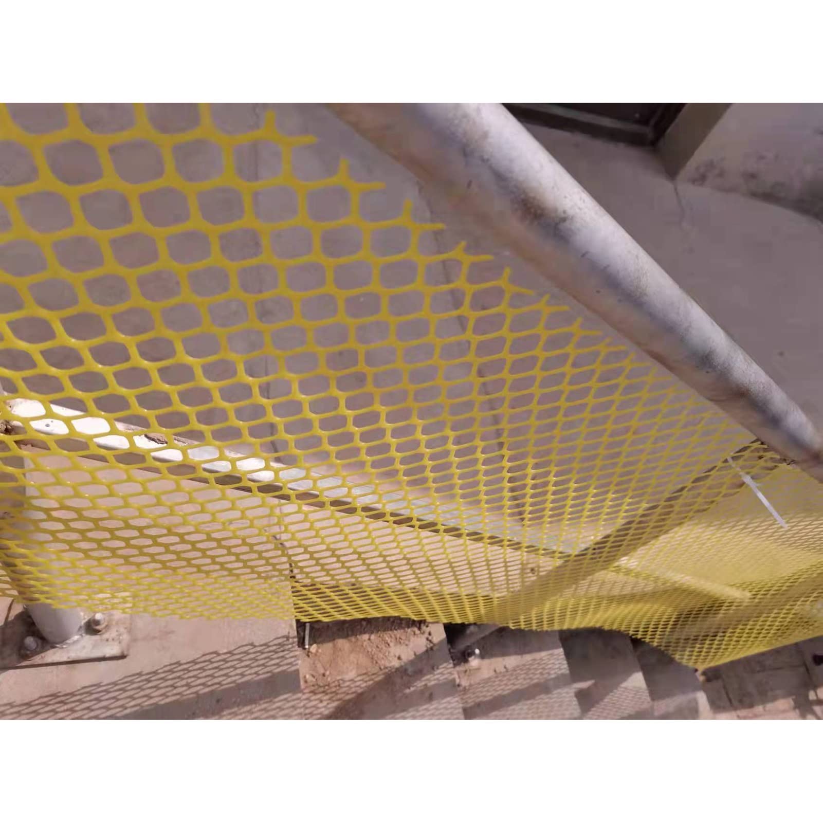 Rollo de malla de alambre hexagonal amarillo para aves de corral para gallinas y animales de compañía (tamaño: 1 x 50 m)
