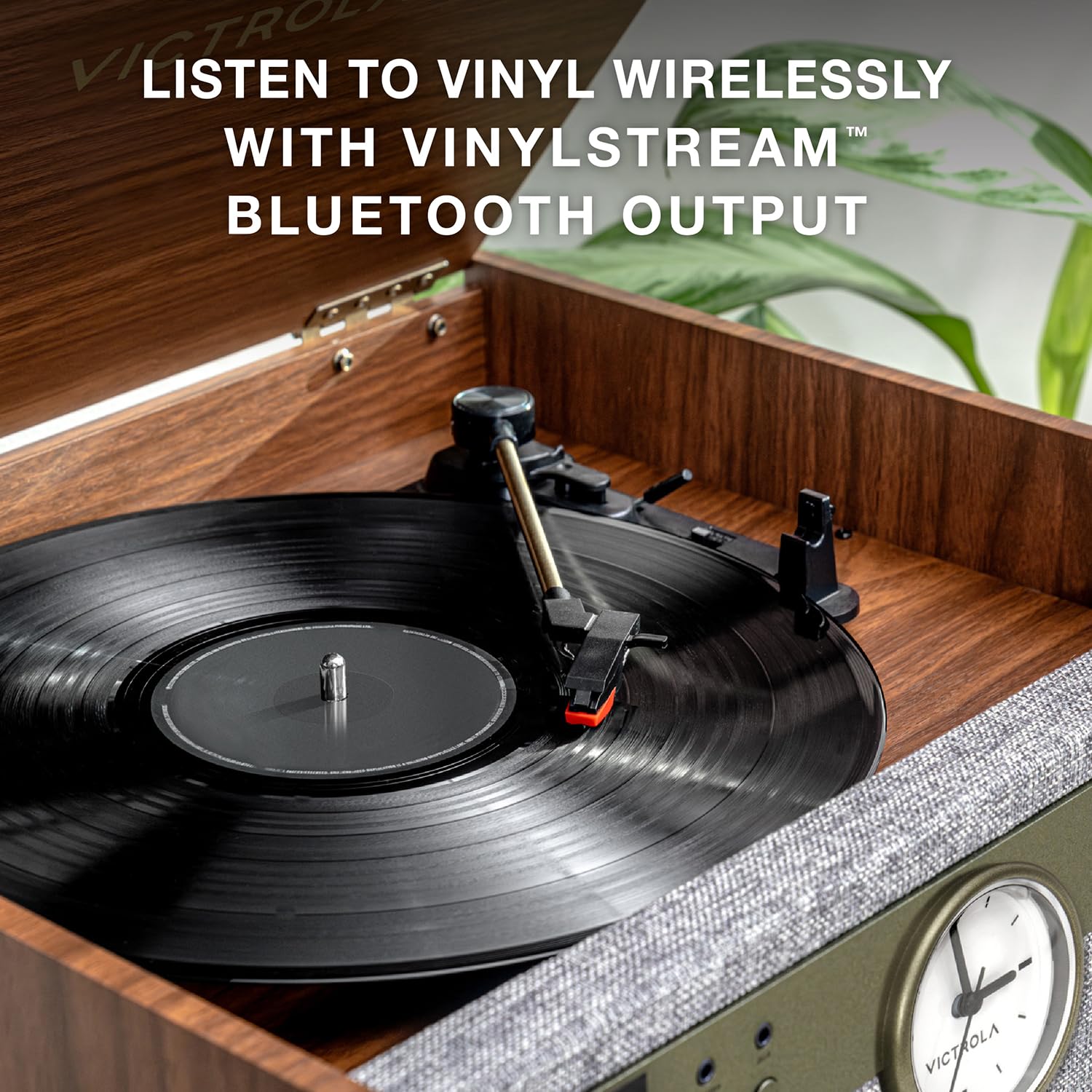 Victrola Century Tourne-disque vinyle 6 en 1 et centre de musique – Plateau tournant à 3 vitesses, lecteur CD et cassette, VINYLSTREAM, Bluetooth et auxiliaire 3,5 mm, tourne-disque avec haut-parleurs
